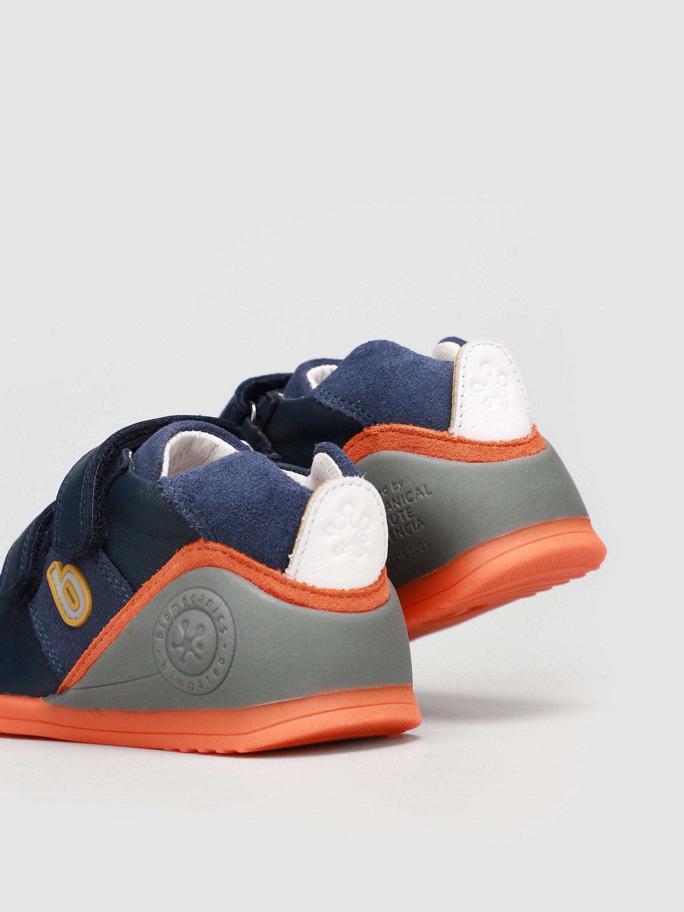 Полуботинки Biomecanics модель 212151-A Фото