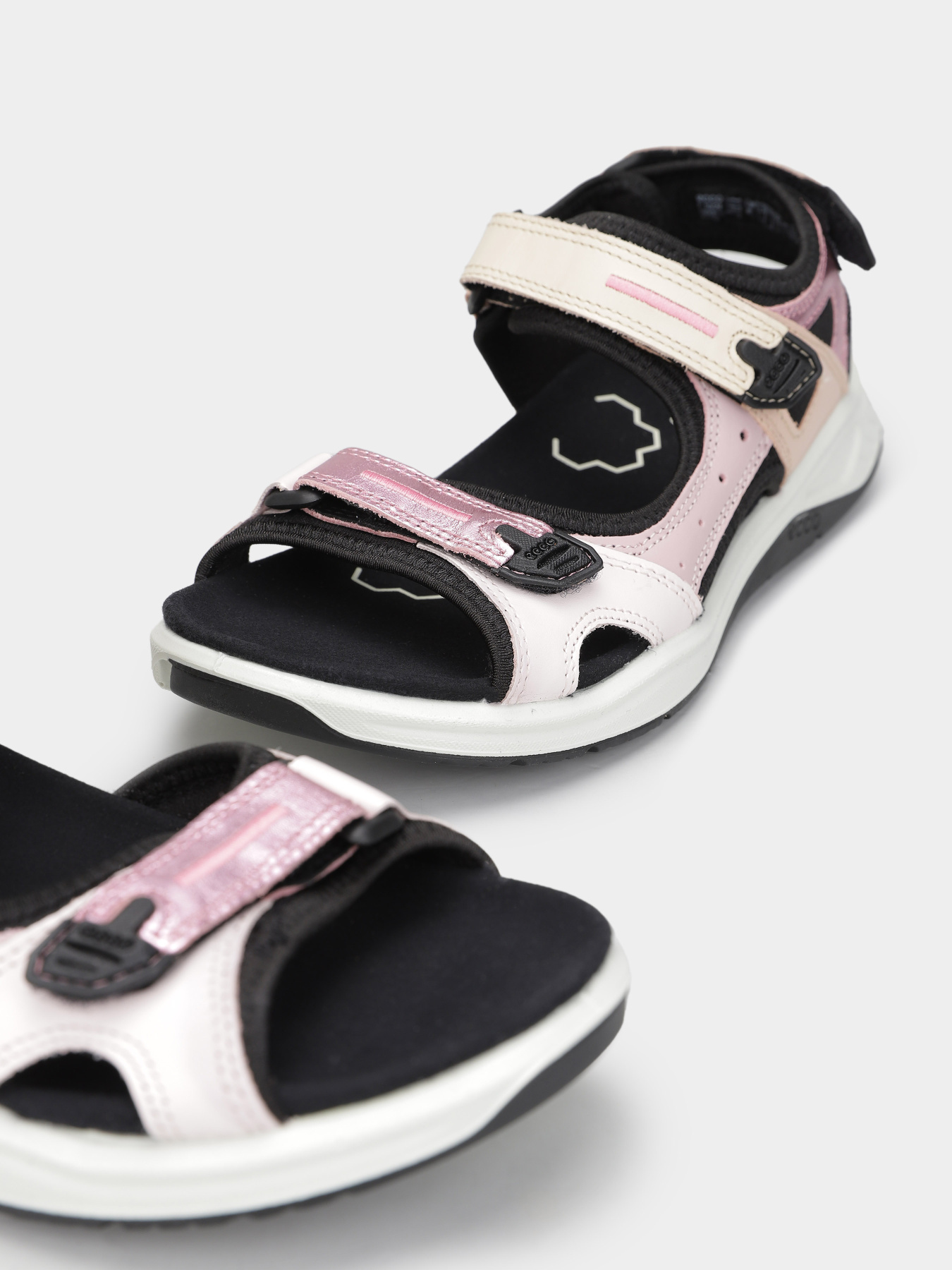 Сандалии ECCO X-Trinsic модель 71064361120 Фото