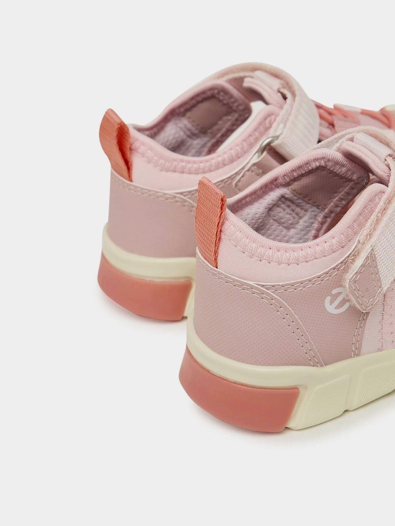 ECCO модель 76116110420 Фото