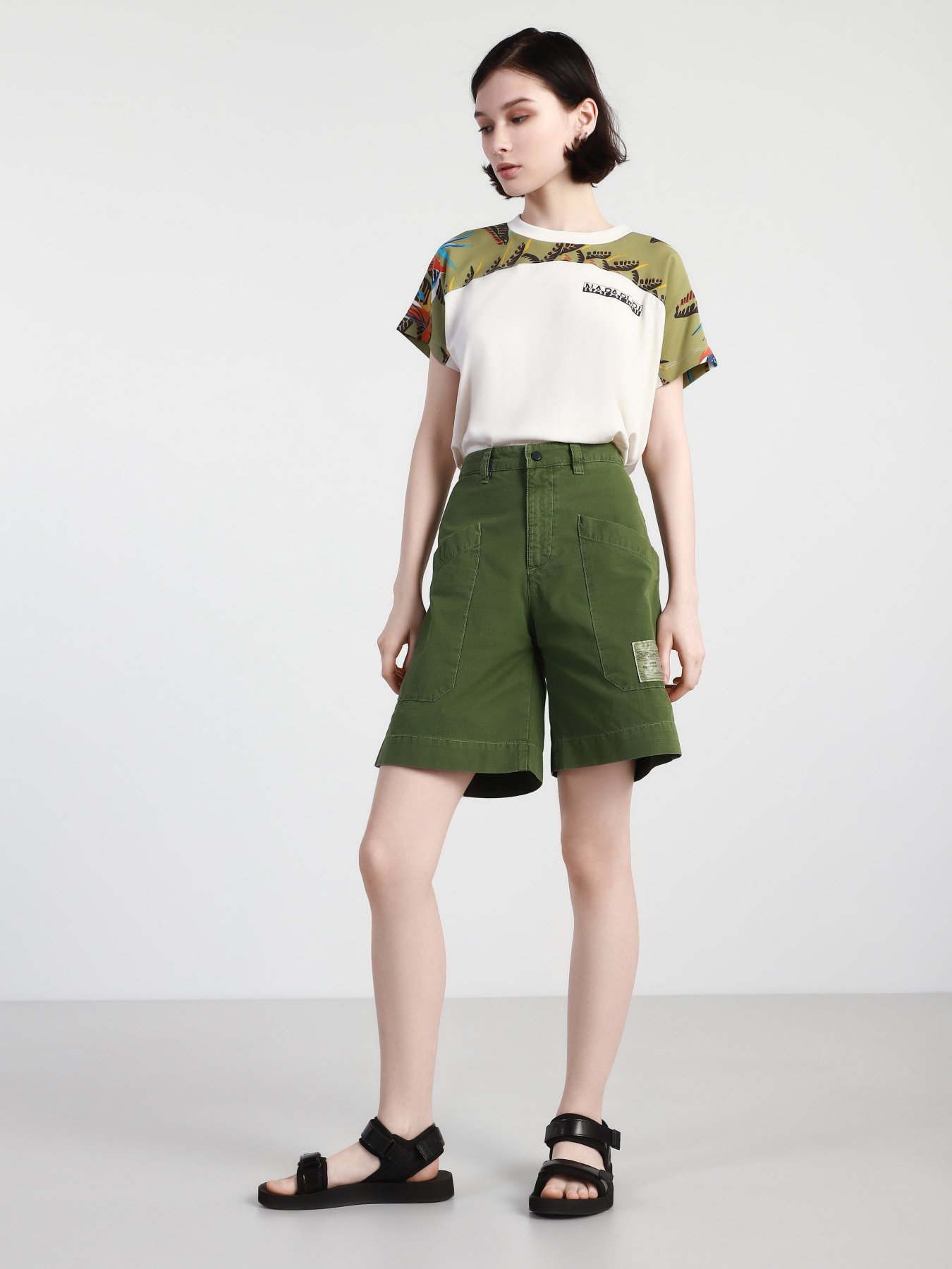 Повсякденні шорти Napapijri N-HONOLULU модель NP0A4F41G2C1 Фото