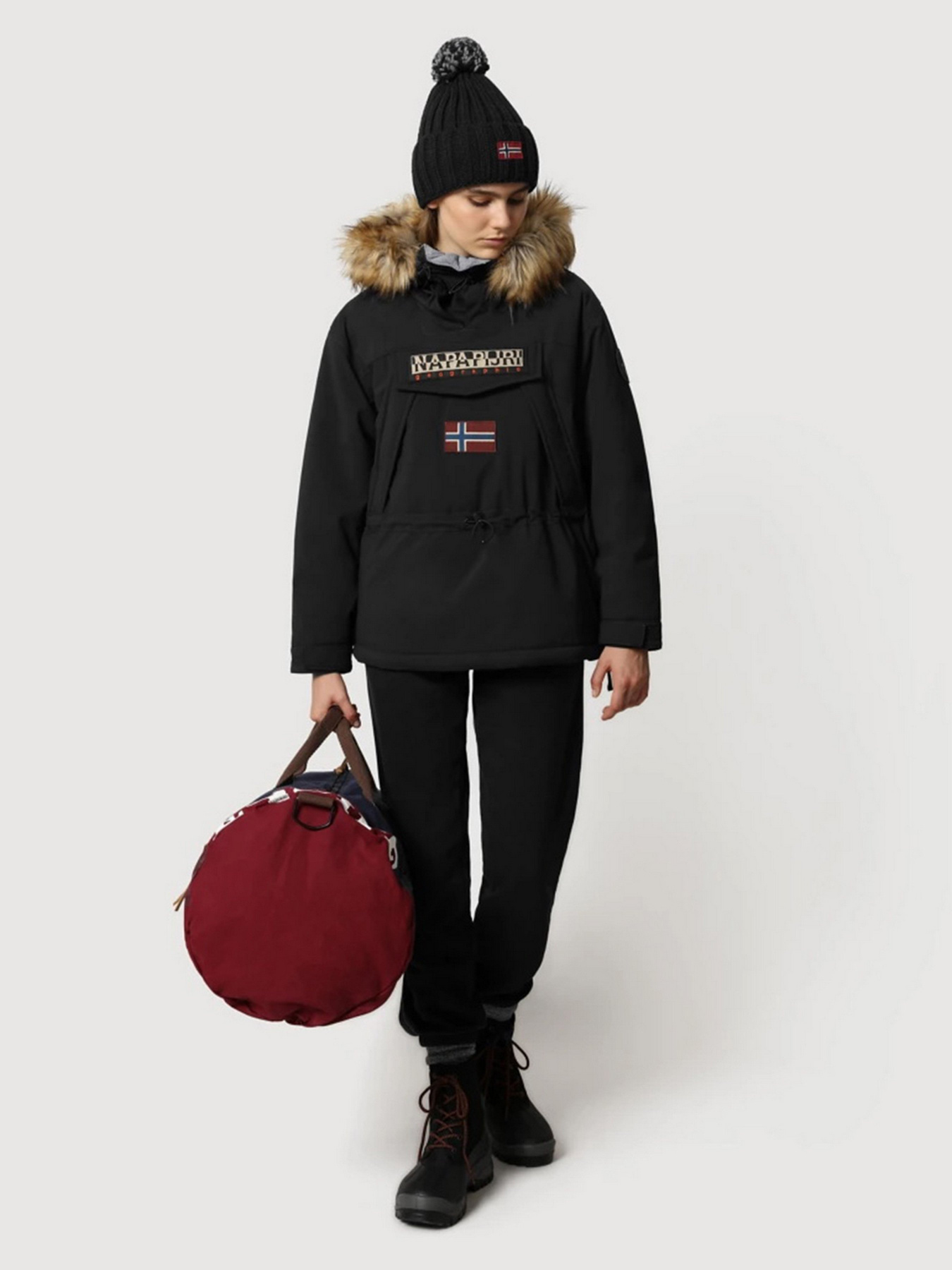 Анорак Napapijri Skidoo EF модель NP0A4EVI0411 Анорак Napapijri Skidoo EF модель NP0A4EVI0411 Фото