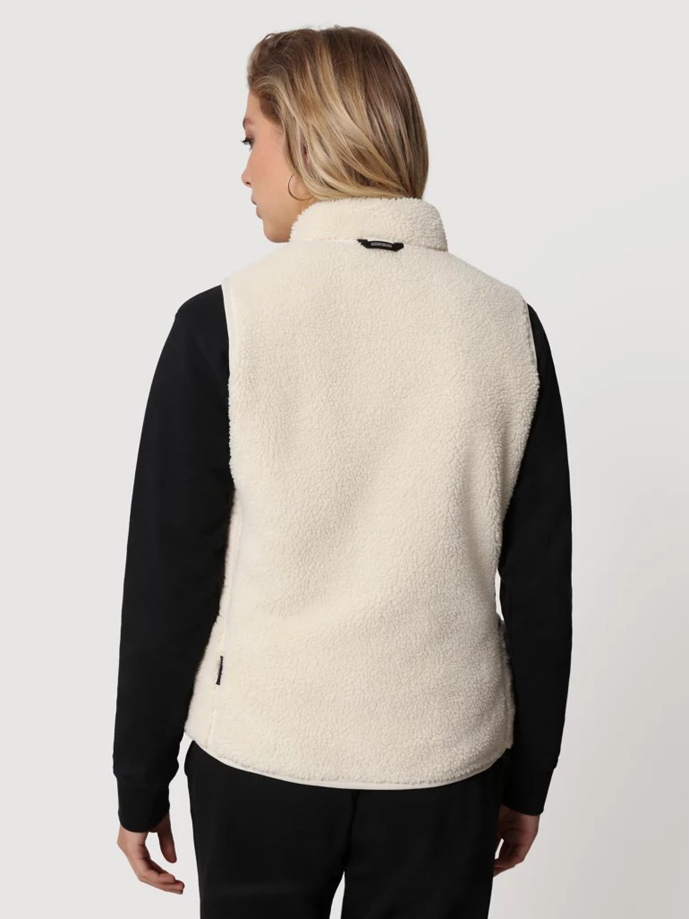 Жилет Napapijri YUPIK VEST W модель NP0A4FN8NS51 Жилет Napapijri YUPIK VEST W модель NP0A4FN8NS51 Фото