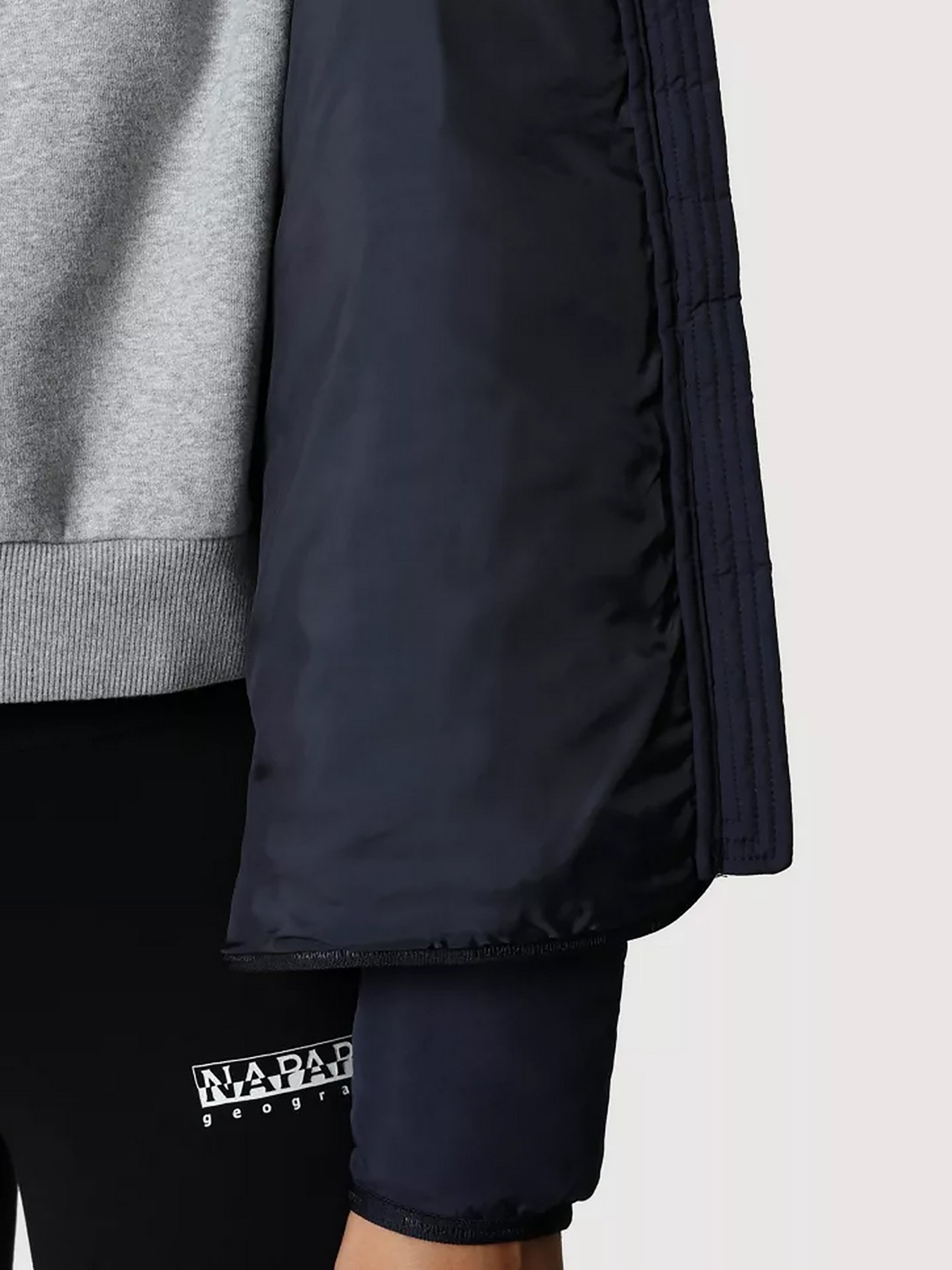 Зимняя куртка Napapijri Ariel модель NP0A4FNH1761 Зимняя куртка Napapijri Ariel модель NP0A4FNH1761 Фото