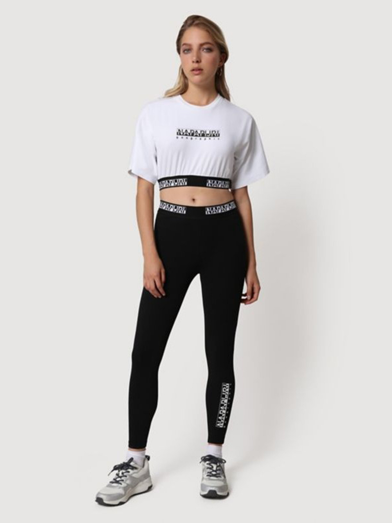 Спортивна футболка Napapijri S-BOX W CROP WIDE 2 модель NP0A4FVB0021 Фото