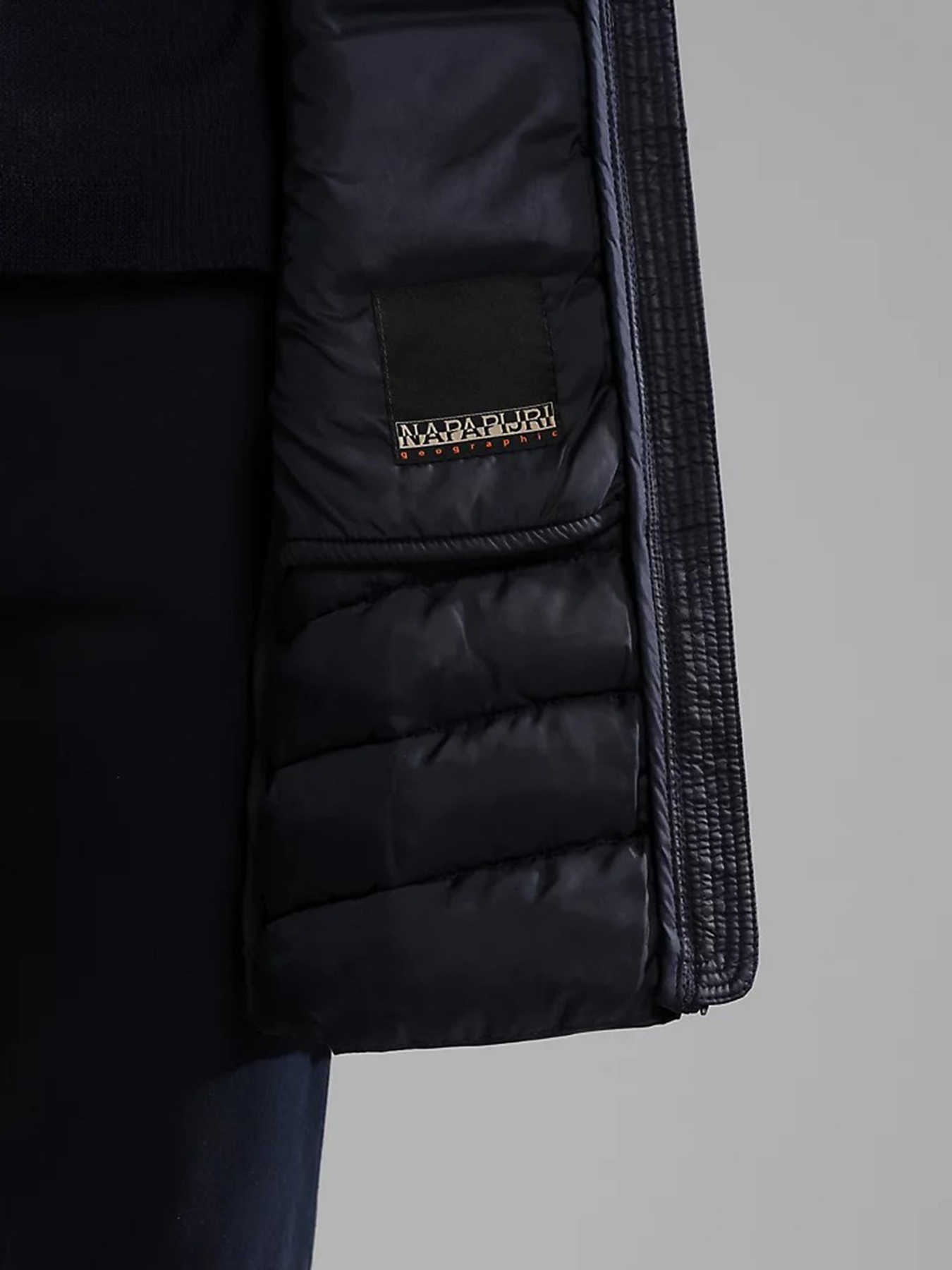 Демісезонна куртка Napapijri Aerons L W 2 модель NP0A4GKP1761 Фото