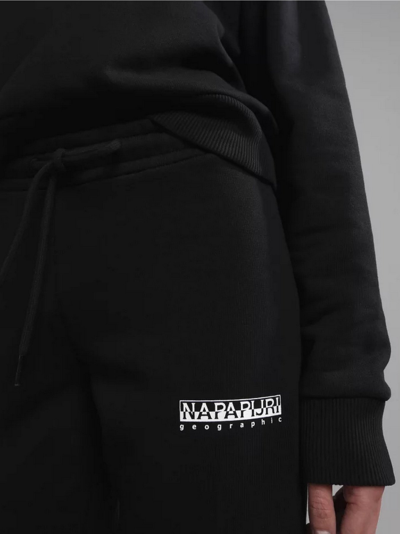 Штаны спортивные Napapijri M-BOX W 1 модель NP0A4G8Y0411 Штаны спортивные Napapijri M-BOX W 1 модель NP0A4G8Y0411 Фото