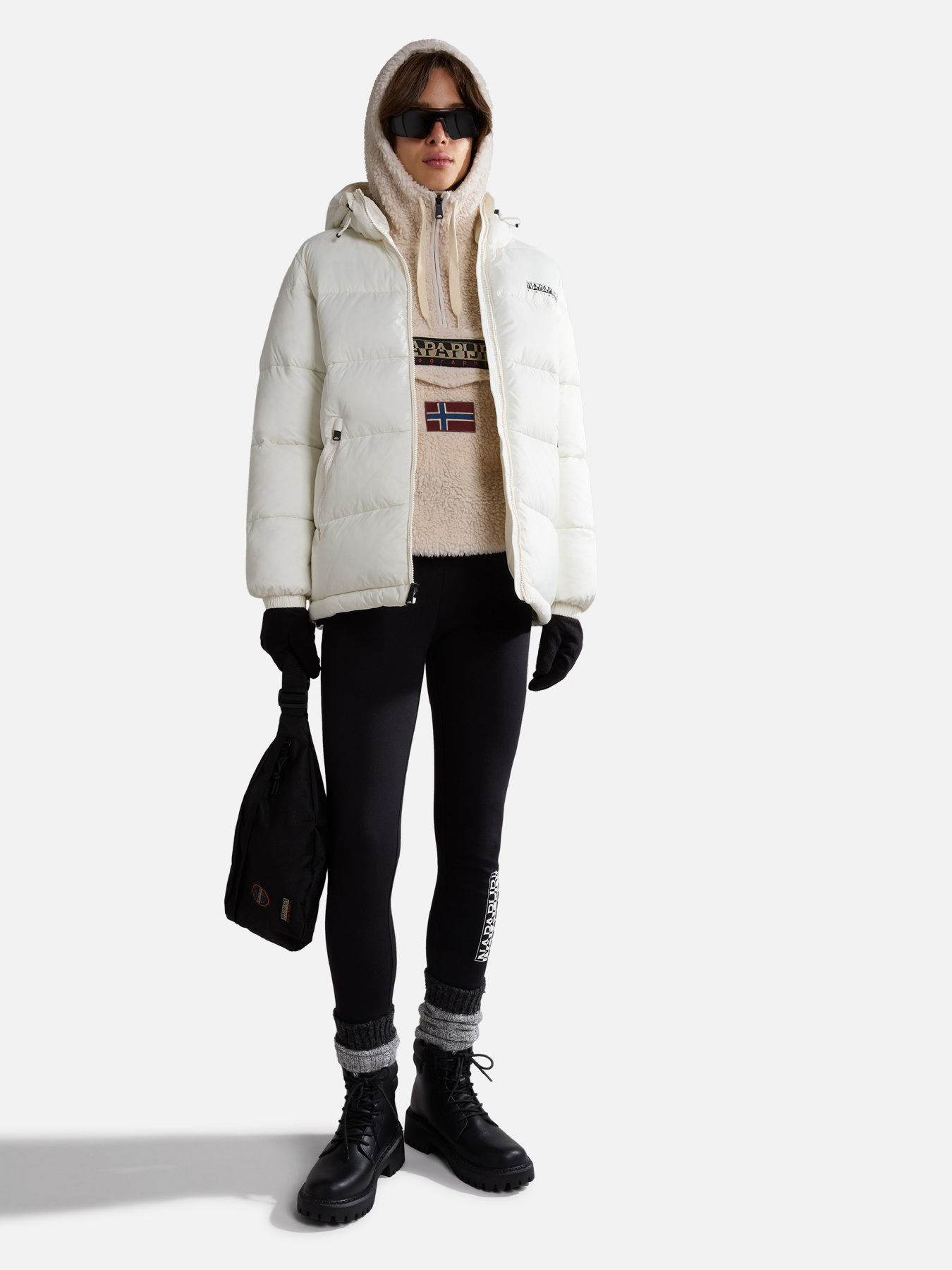 Демісезонна куртка Napapijri Box Medium Puffer модель NP0A4HCPN1A1 Фото