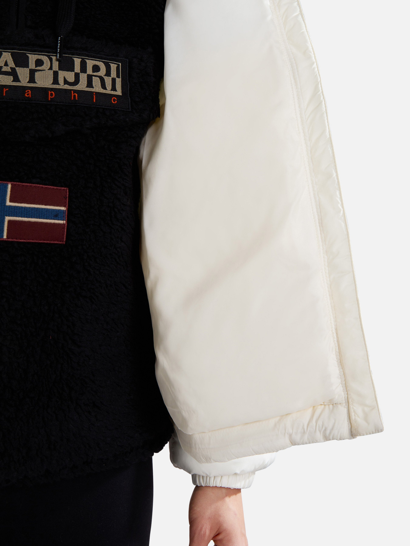 Демисезонная куртка Napapijri Box Puffer модель NP0A4HJVN1A1 Фото