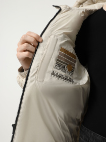 Зимова куртка Napapijri A-Hornelen модель NP0A4GWCN901 Зимова куртка Napapijri A-Hornelen модель NP0A4GWCN901 Фото