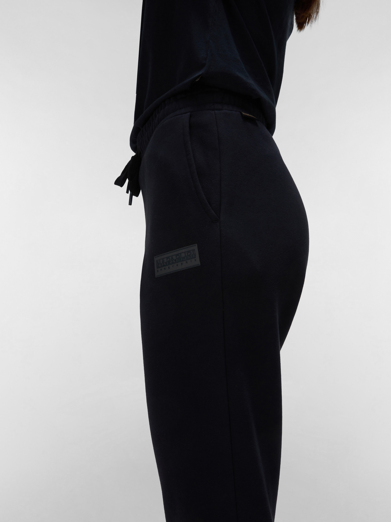 Штаны спортивные Napapijri M-Suze модель NP0A4HZ60411 Фото