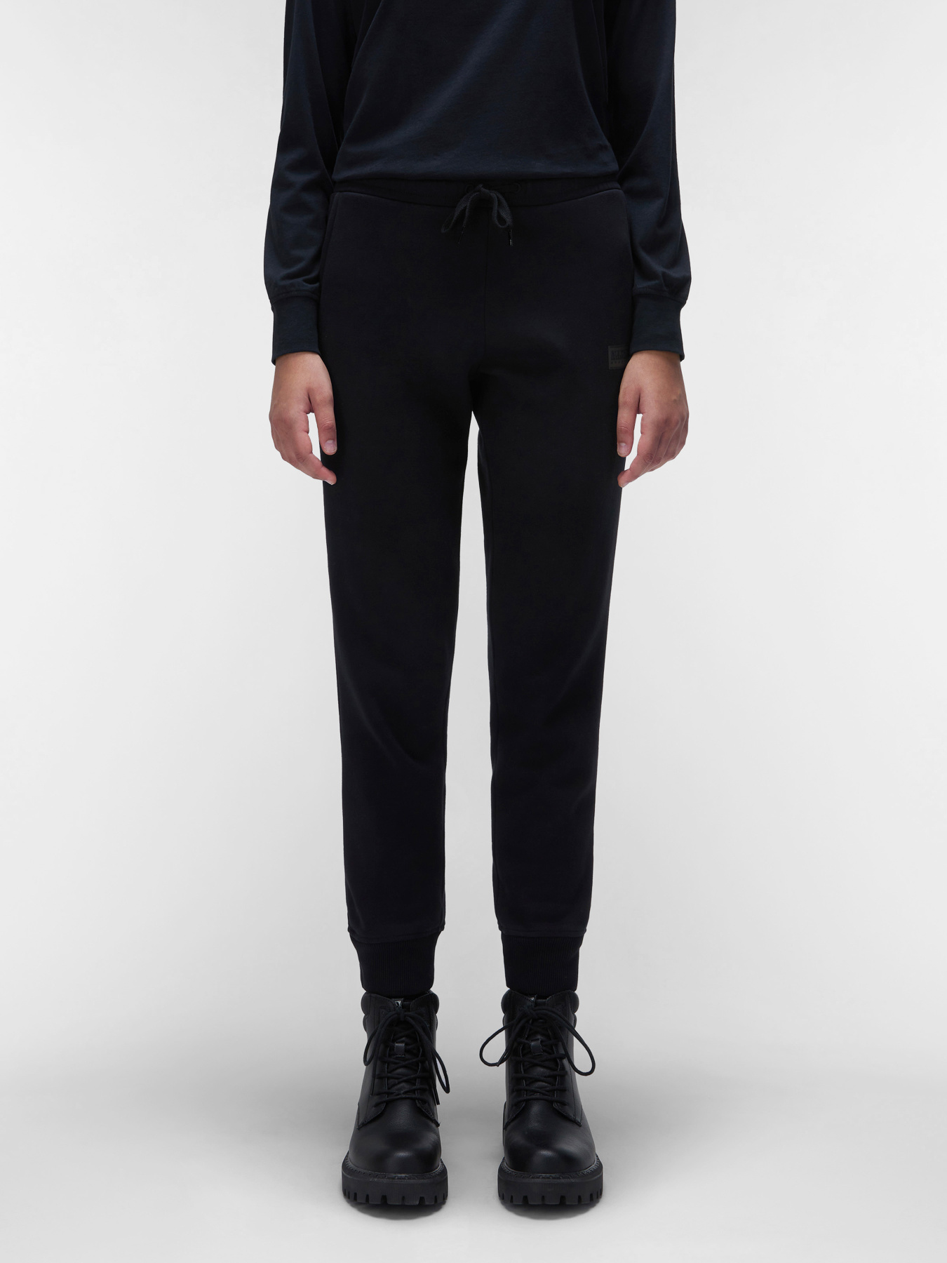 Штаны спортивные Napapijri M-Suze модель NP0A4HZ60411 Фото