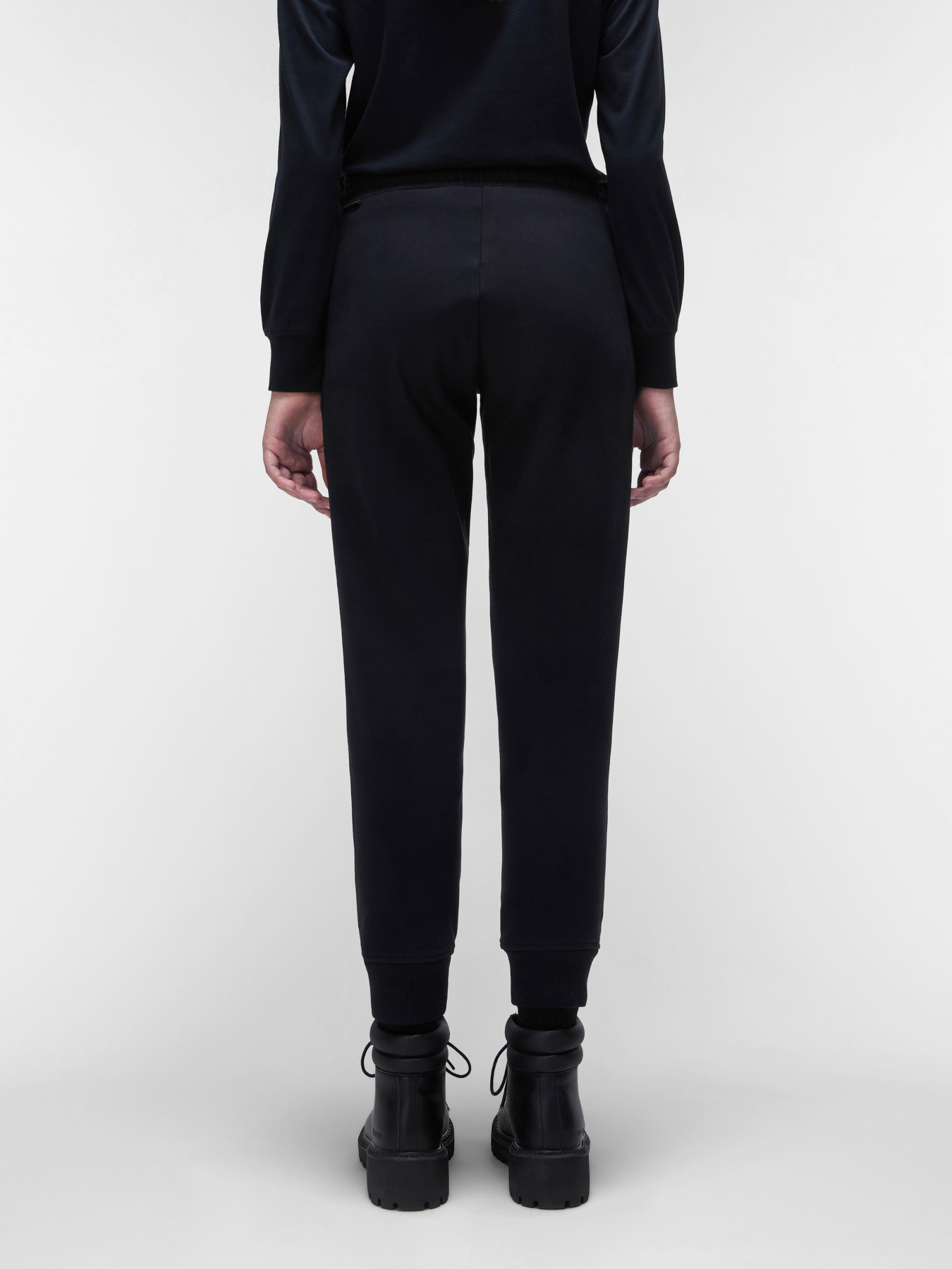 Штаны спортивные Napapijri M-Suze модель NP0A4HZ60411 Фото