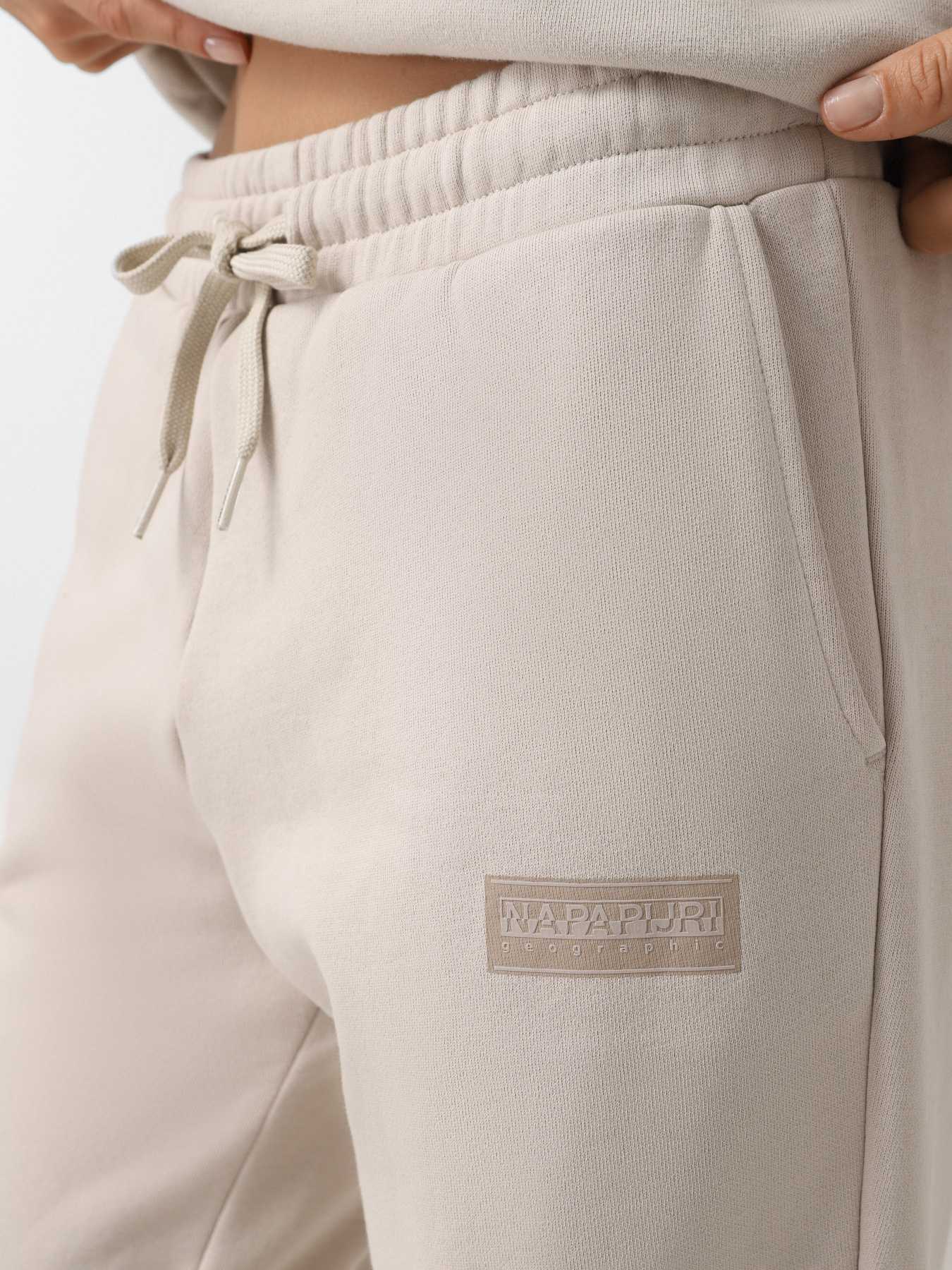 Штаны спортивные Napapijri M-Suze модель NP0A4HZ6N901 Фото