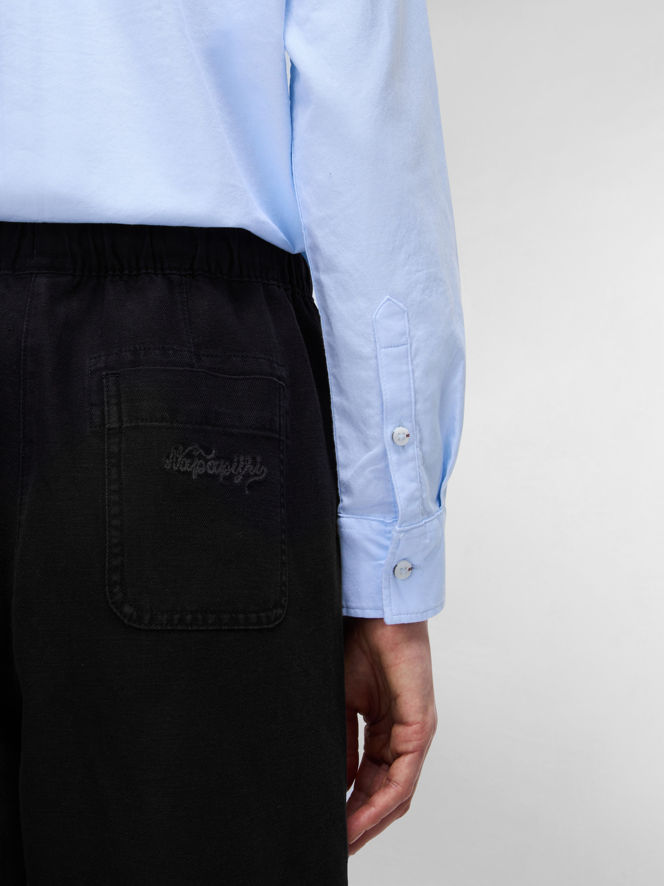 Повседневные штаны Napapijri Ete модель NP0A4IFU9411 Повседневные штаны Napapijri Ete модель NP0A4IFU9411 Фото