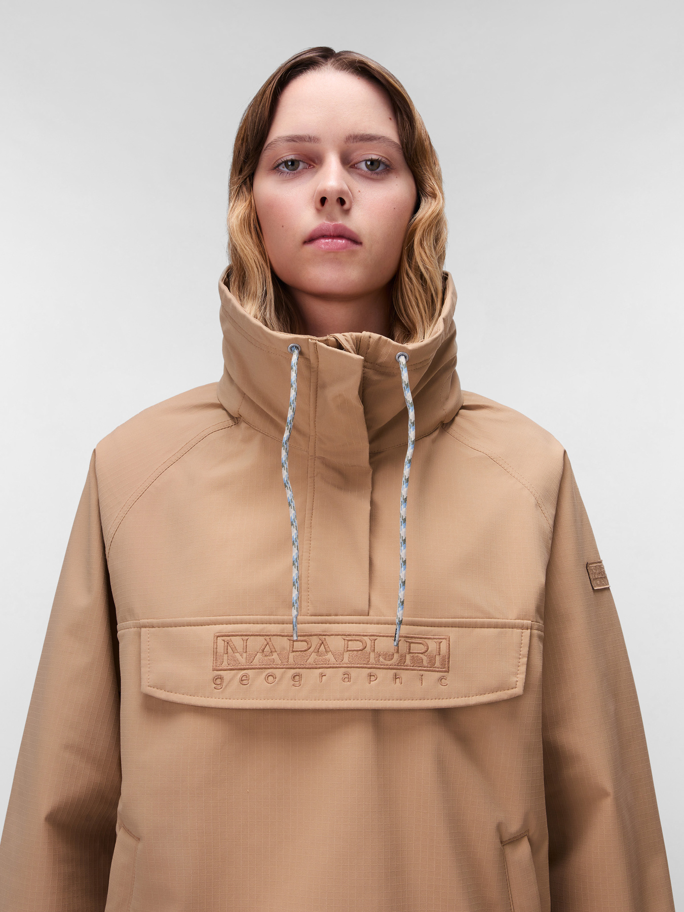 Анорак Napapijri Rainforest Dune модель NP0A4IKZN1Q1 Анорак Napapijri Rainforest Dune модель NP0A4IKZN1Q1 Фото