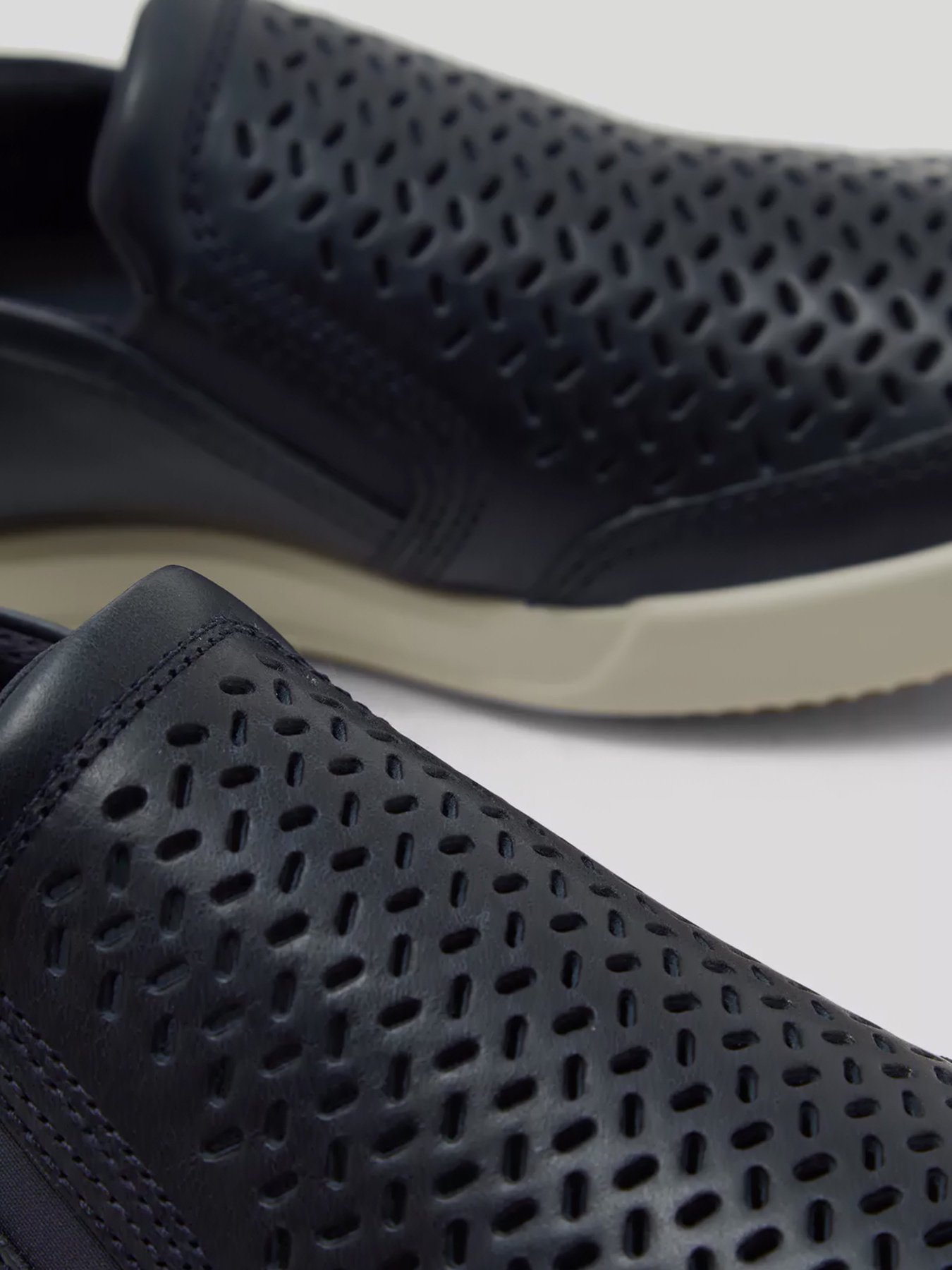 Слипоны ECCO COLLIN 2.0 SLIP-ON модель 53628402086 Фото