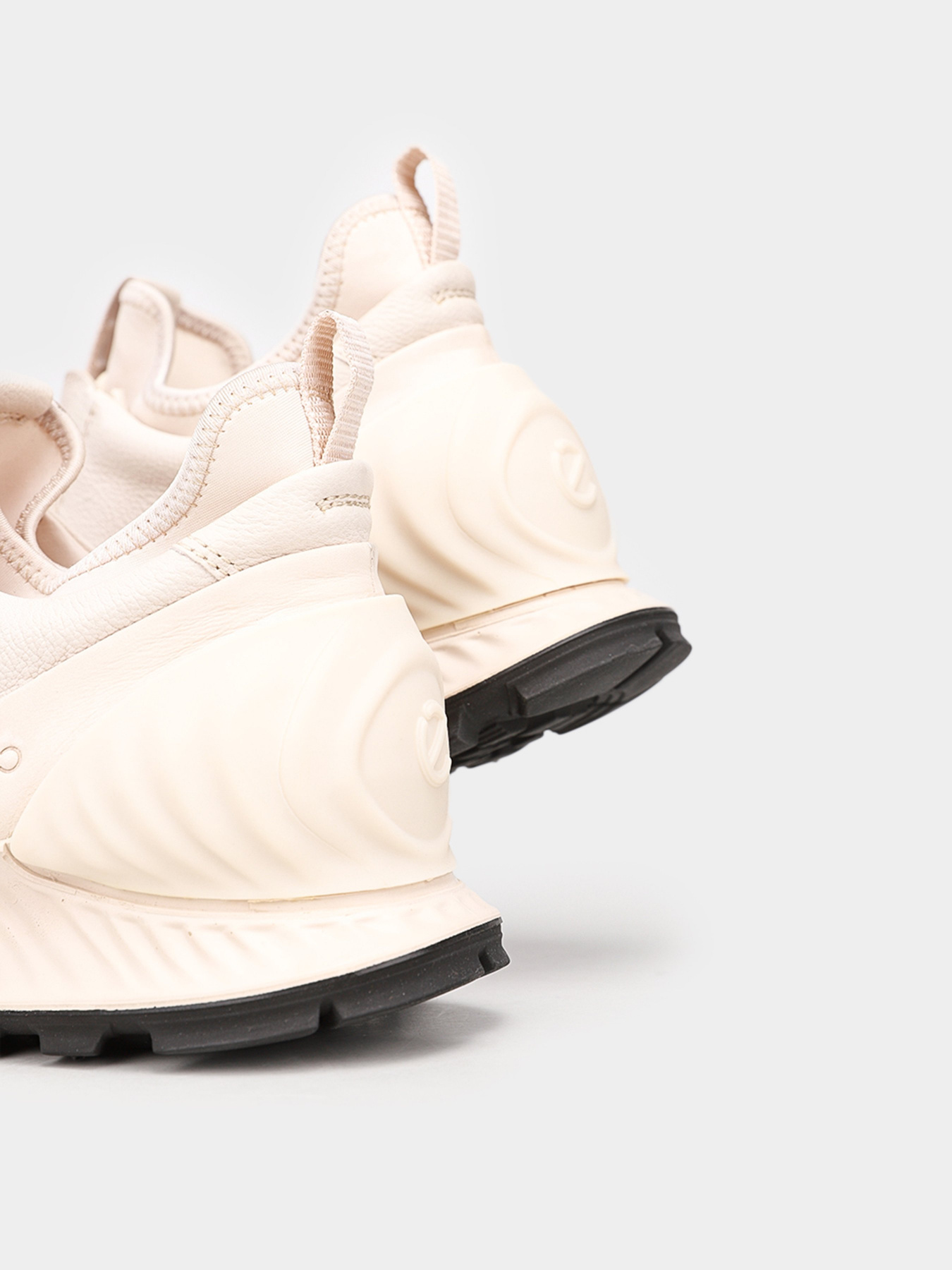 Кроссовки ECCO EXOSTRIKE модель 49035489113 Фото