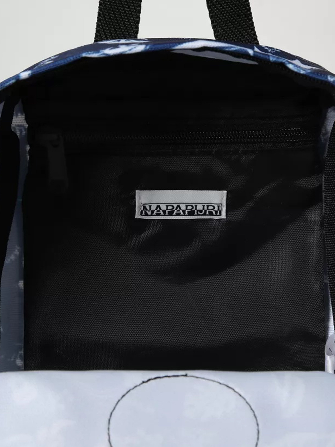 Рюкзаки Napapijri Voyage Mini модель NP0A4FCKF6J1 Фото