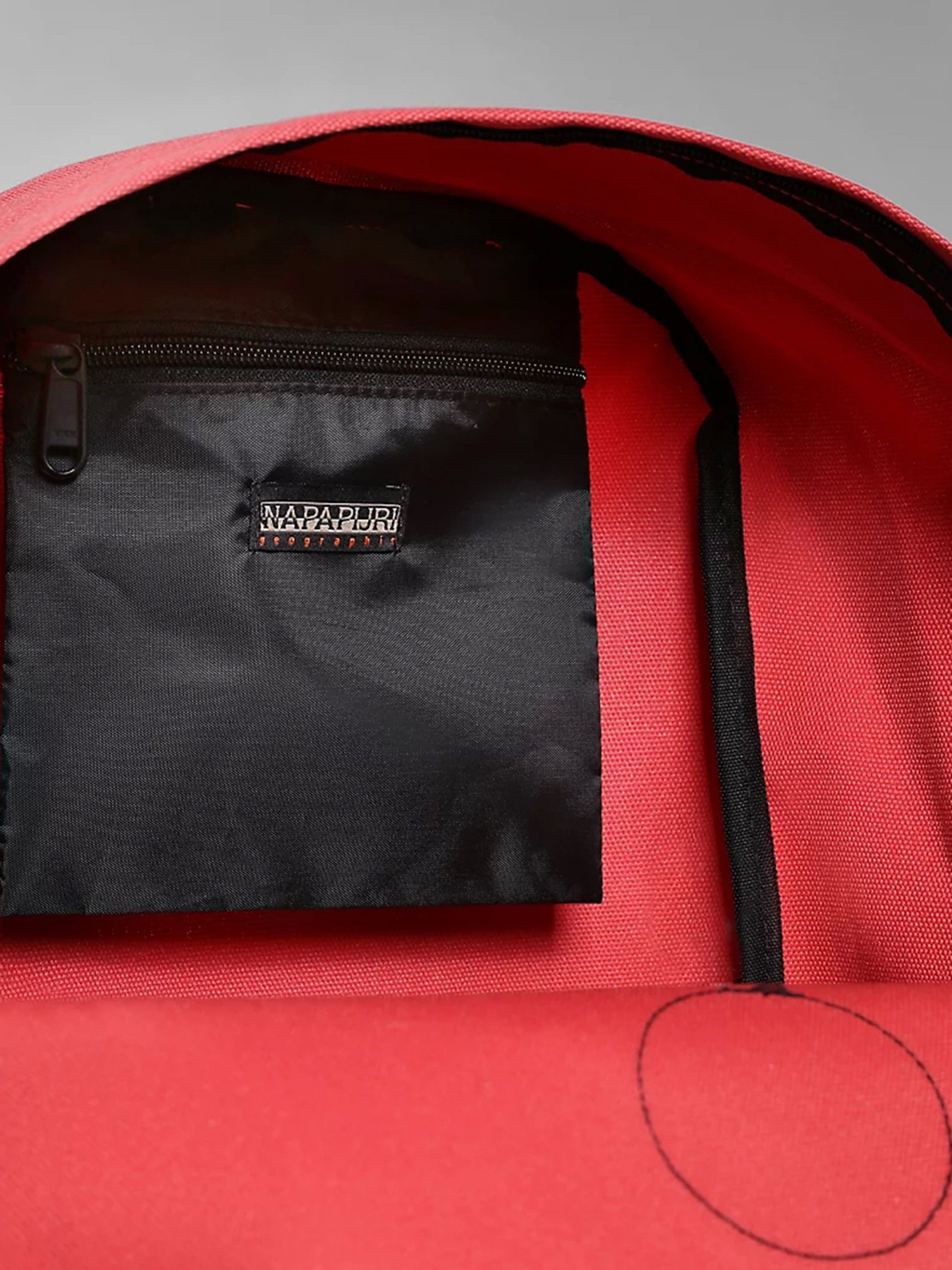 Рюкзаки Napapijri Voyage модель NP0A4GGHPP31 Рюкзаки Napapijri Voyage модель NP0A4GGHPP31 Фото