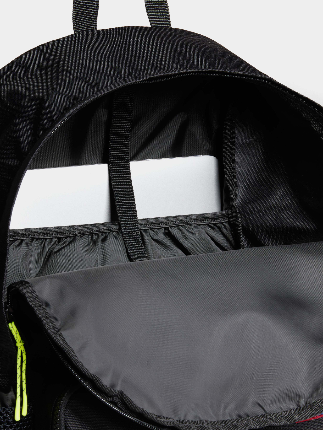 Рюкзак Napapijri Ohrid Backpack модель NP0A4HBF0411 Фото