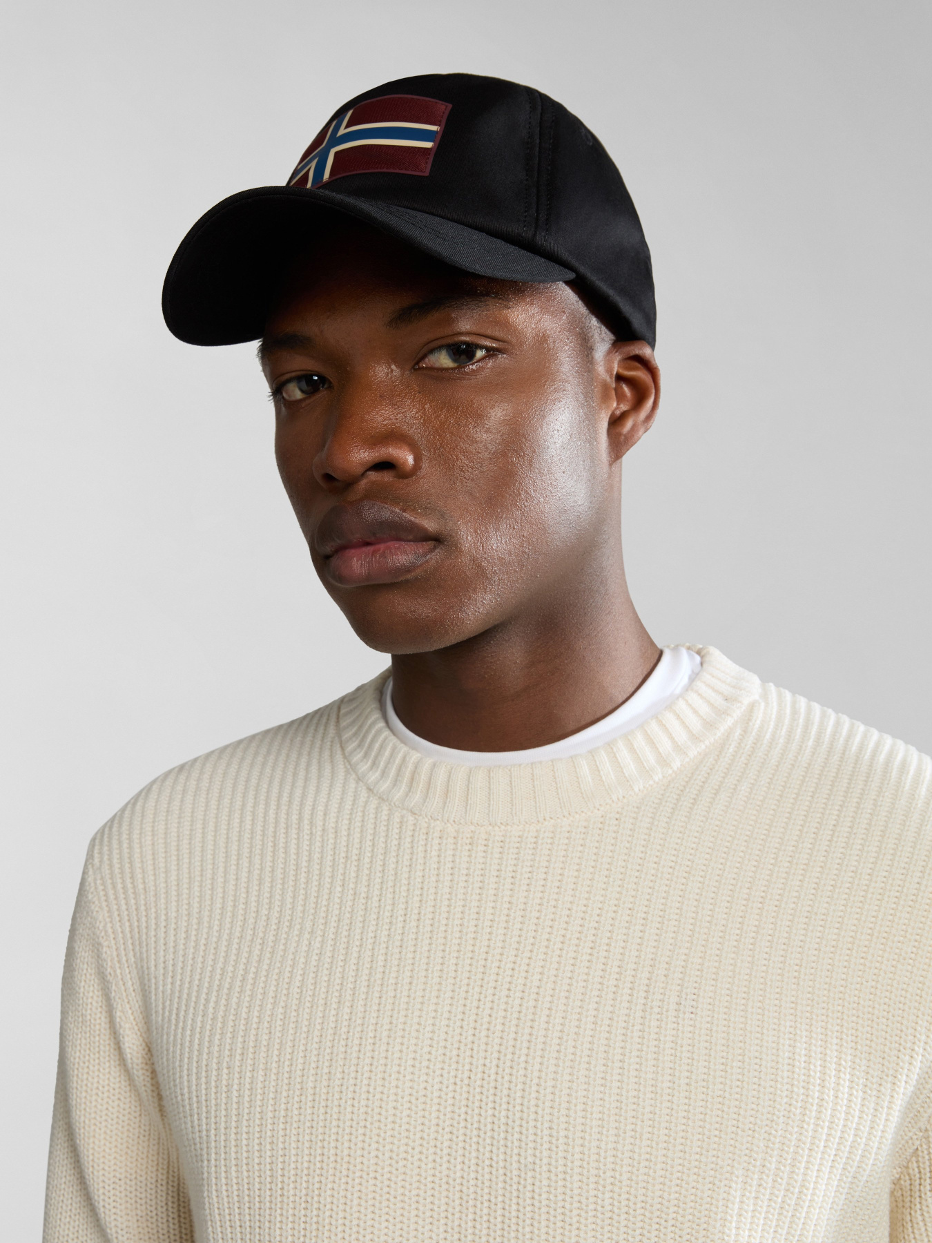 Кепка Napapijri Falis 2 модель NP0A4HNA0411 Фото