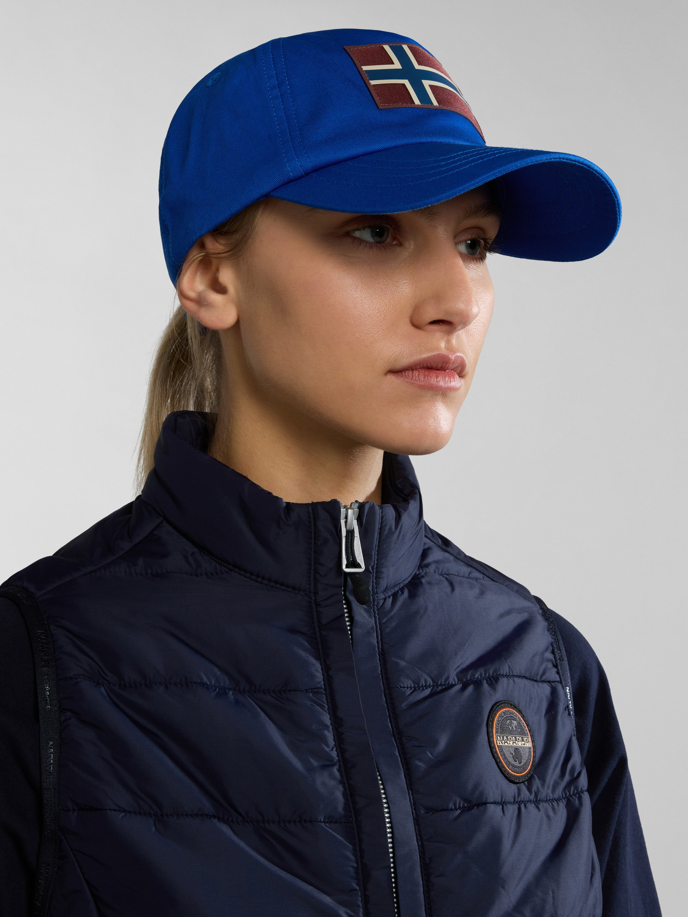 Кепка Napapijri Falis 2 модель NP0A4HNAB2L1 Кепка Napapijri Falis 2 модель NP0A4HNAB2L1 Фото