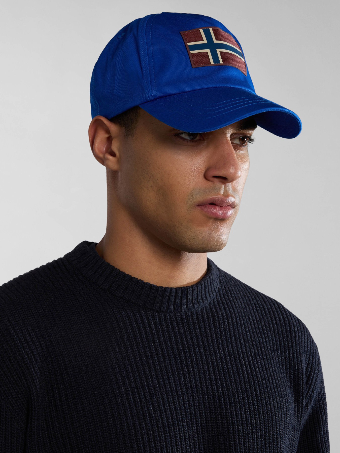 Кепка Napapijri Falis 2 модель NP0A4HNAB2L1 Кепка Napapijri Falis 2 модель NP0A4HNAB2L1 Фото