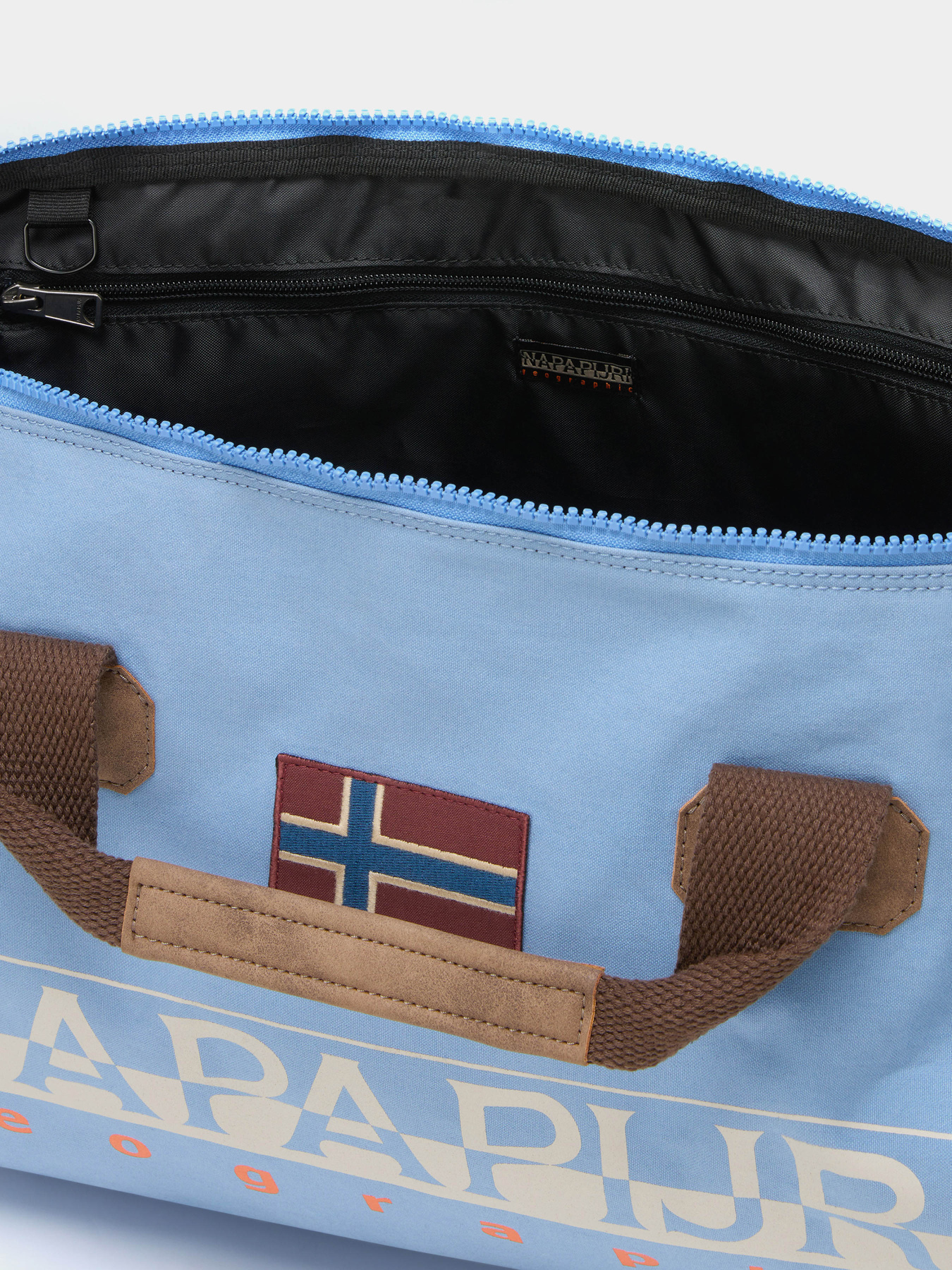 Дорожная сумка Napapijri Bering 3 модель NP0A4GGMI821 Дорожная сумка Napapijri Bering 3 модель NP0A4GGMI821 Фото