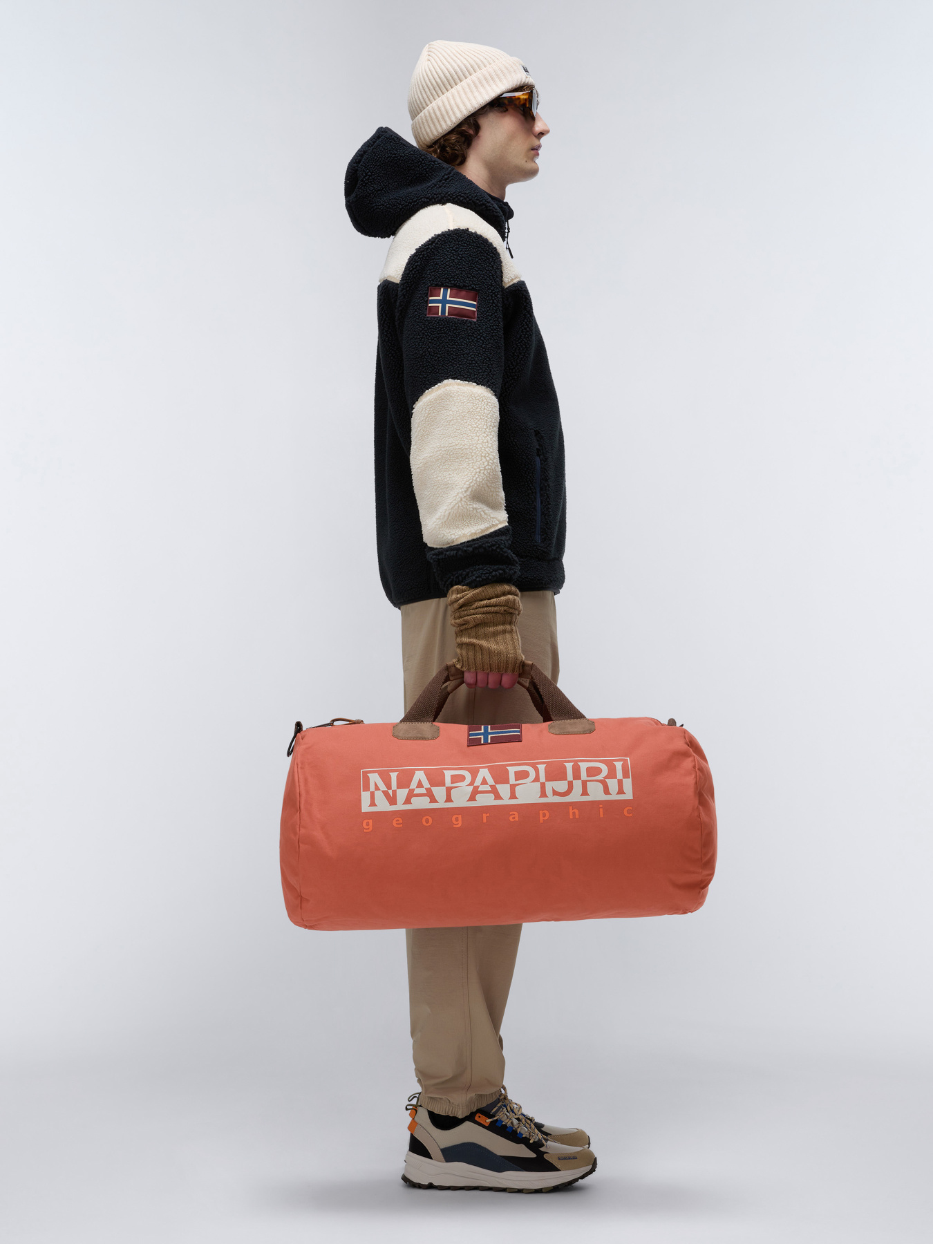 Дорожная сумка Napapijri Bering 3 модель NP0A4GGMR1B1 Дорожная сумка Napapijri Bering 3 модель NP0A4GGMR1B1 Фото