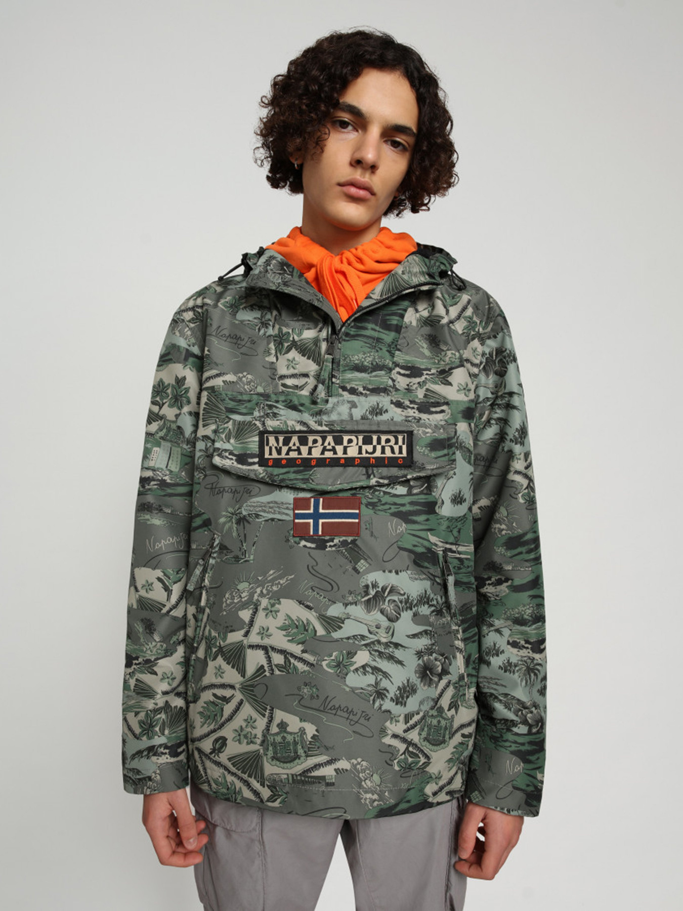 Анорак Napapijri Rainforest Summer Print модель NP0A4FDLF3V1 Анорак Napapijri Rainforest Summer Print модель NP0A4FDLF3V1 Фото