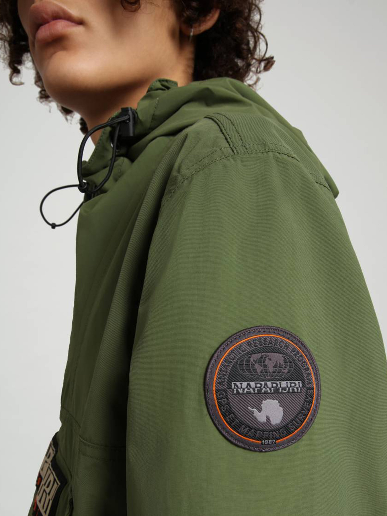 Анорак Napapijri Rainforest Summer Pocket модель NP0A4FDMG2C1 Фото