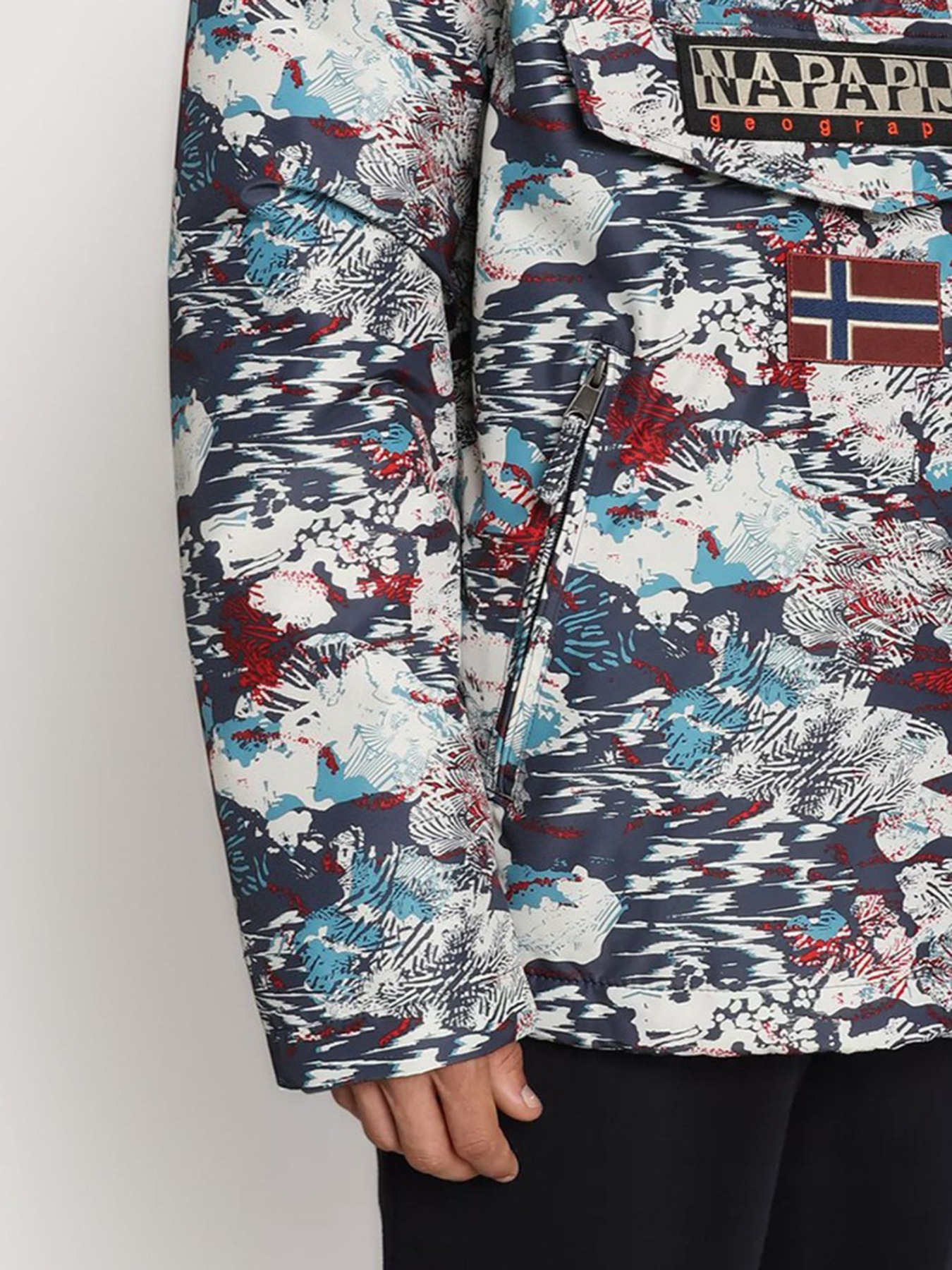 Анорак Napapijri RAINFOREST PKT PRT 1 модель NP0A4EGWF7C1 Анорак Napapijri RAINFOREST PKT PRT 1 модель NP0A4EGWF7C1 Фото