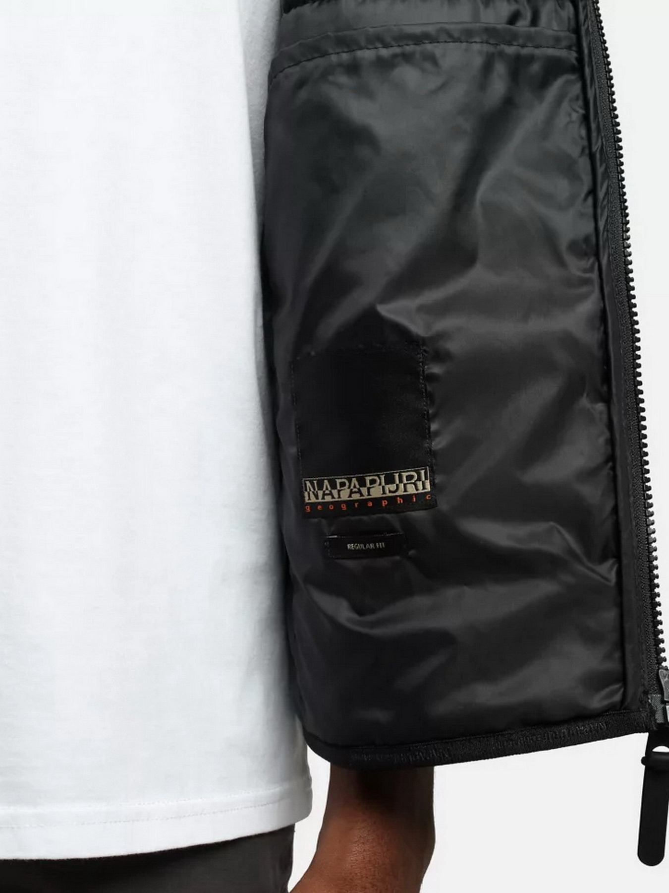 Жилет с утеплителем Napapijri Muniz модель NP0A4G3D0411 Фото