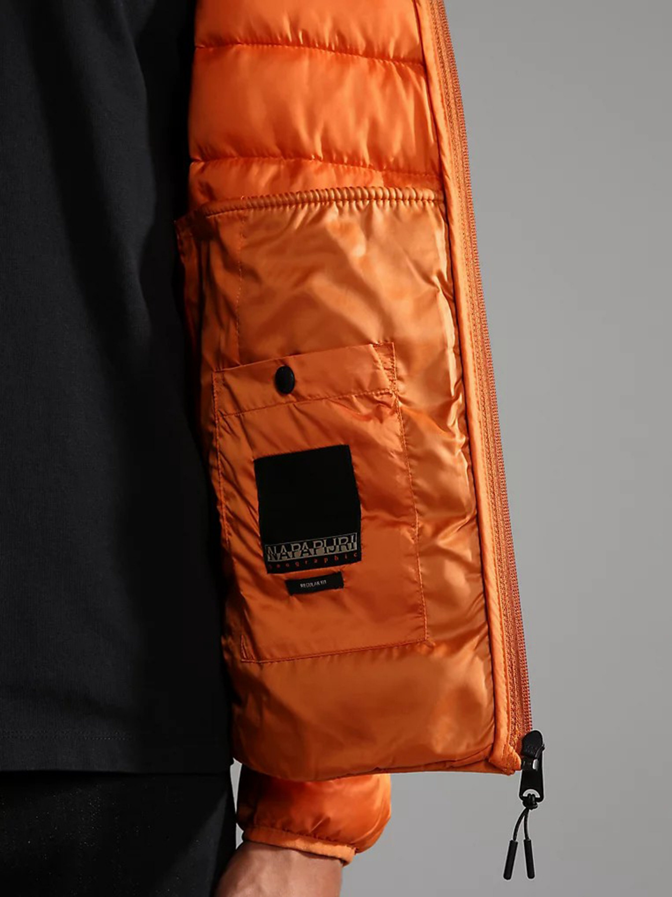 Демисезонная куртка Napapijri Aerons модель NP0A4GJOAA31 Демисезонная куртка Napapijri Aerons модель NP0A4GJOAA31 Фото