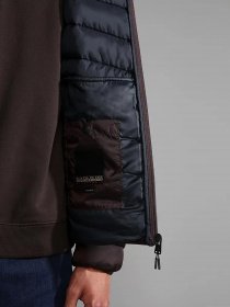 Демісезонна куртка Napapijri Aerons модель NP0A4GJOWA91 Демісезонна куртка Napapijri Aerons модель NP0A4GJOWA91 Фото