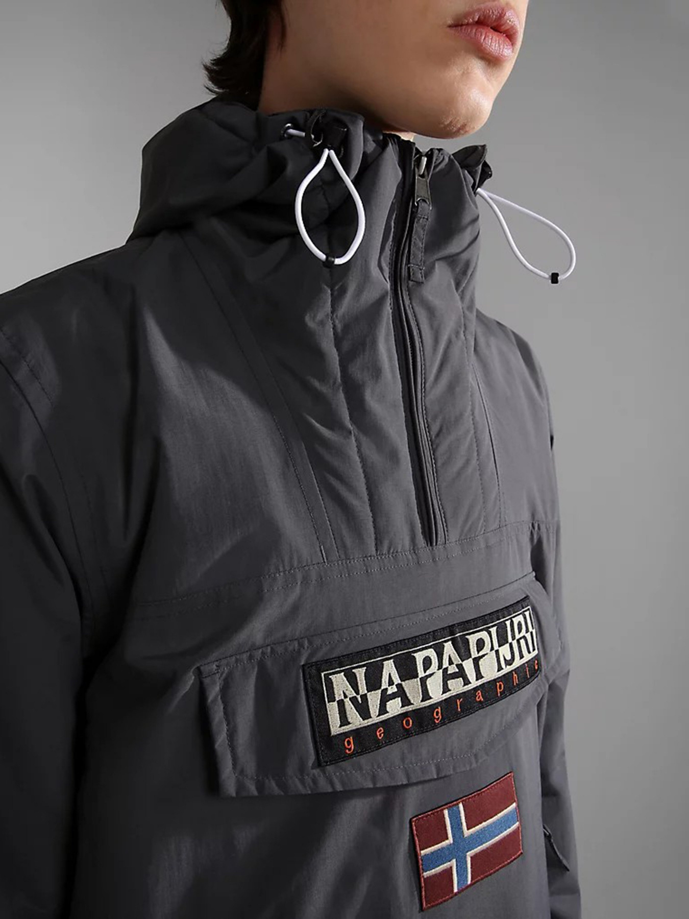 Анорак Napapijri Rainforest модель NP0A4GMDH981 Анорак Napapijri Rainforest модель NP0A4GMDH981 Фото