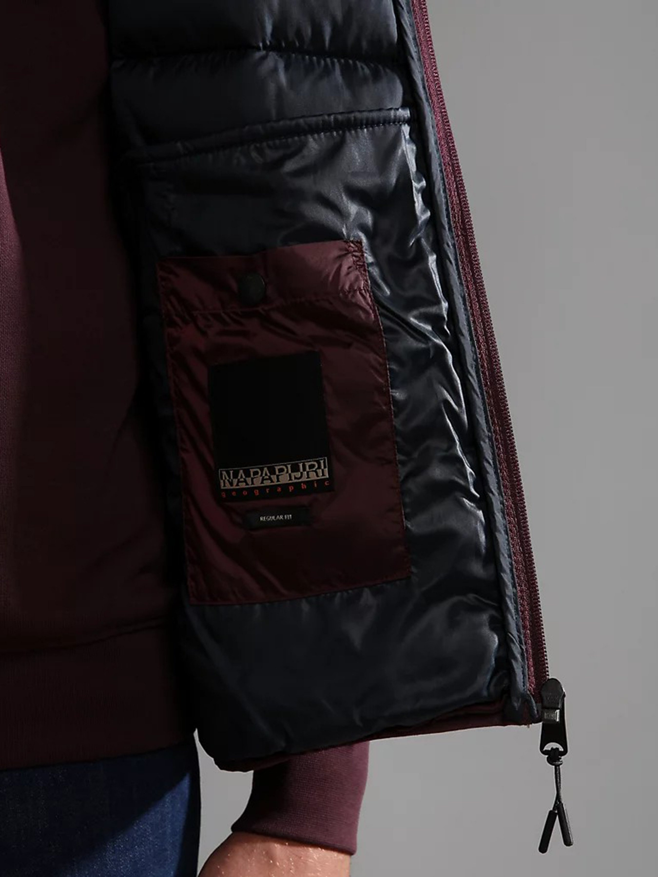 Жилет с утеплителем Napapijri Aerons модель NP0A4GJMRE71 Фото