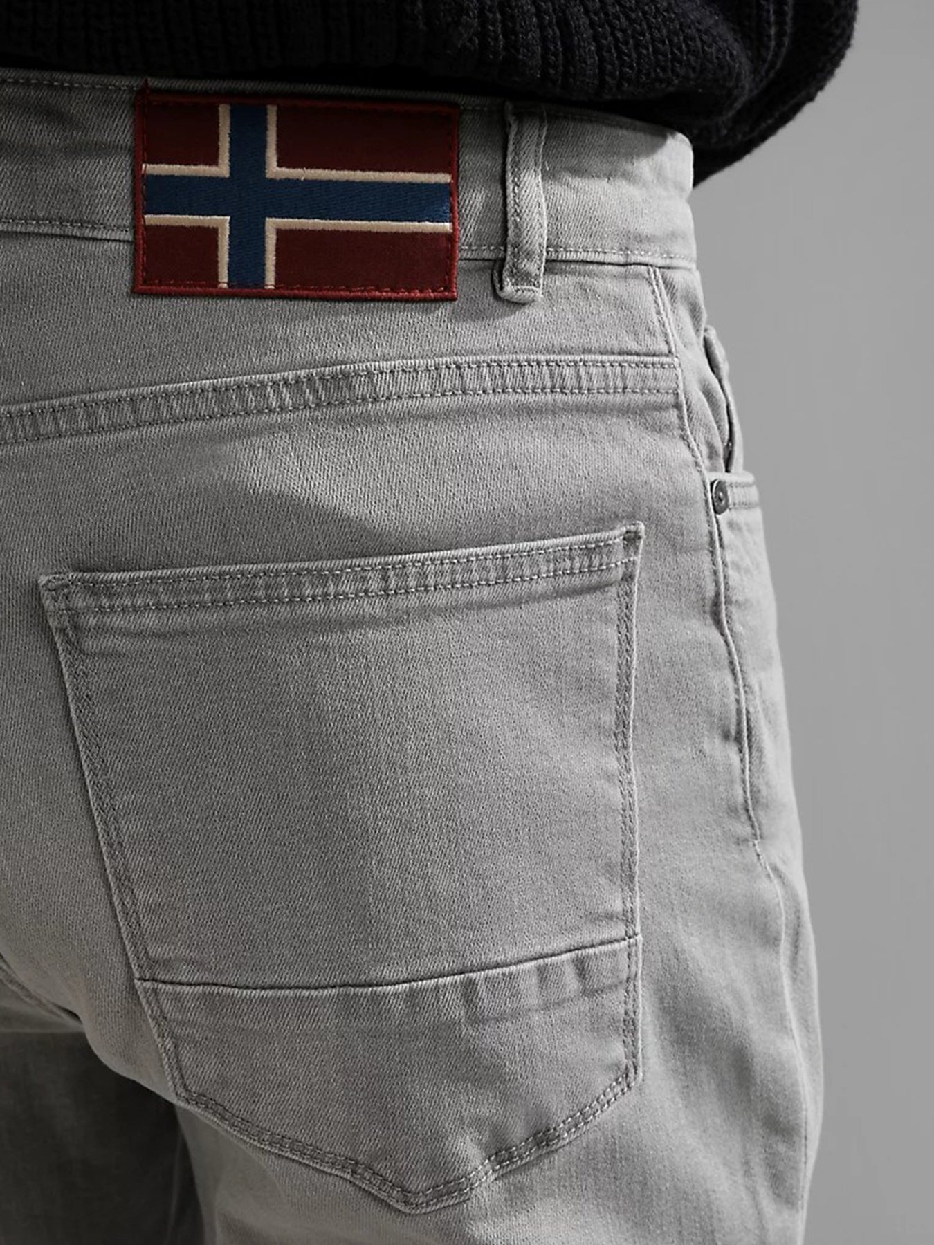 Завужені джинси Napapijri Geiran 5 модель NP0A4GNOD891 Фото