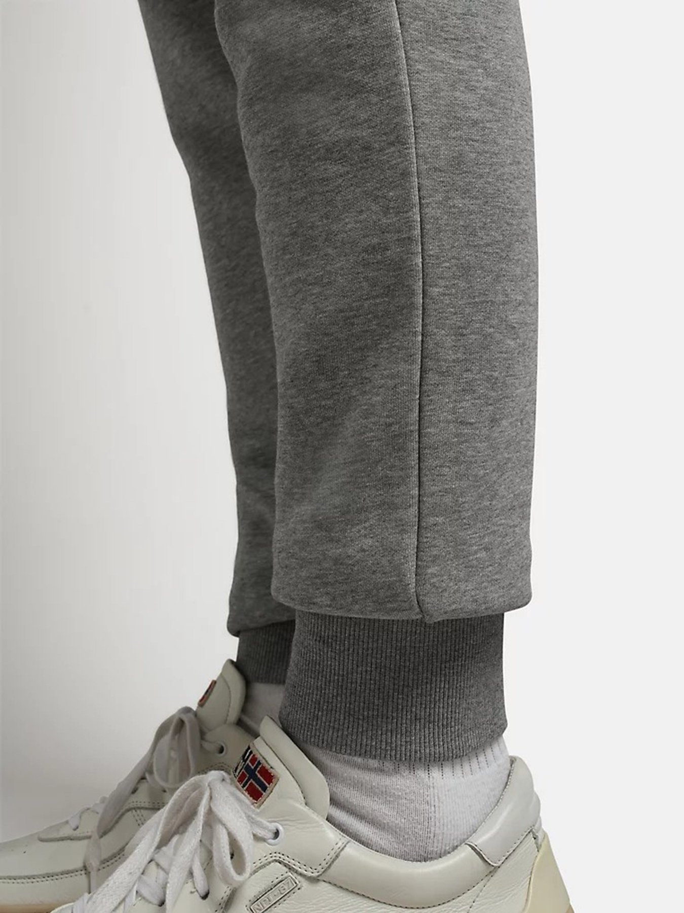 Штаны спортивные Napapijri M-BOX 1 модель NP0A4GBL1601 Фото