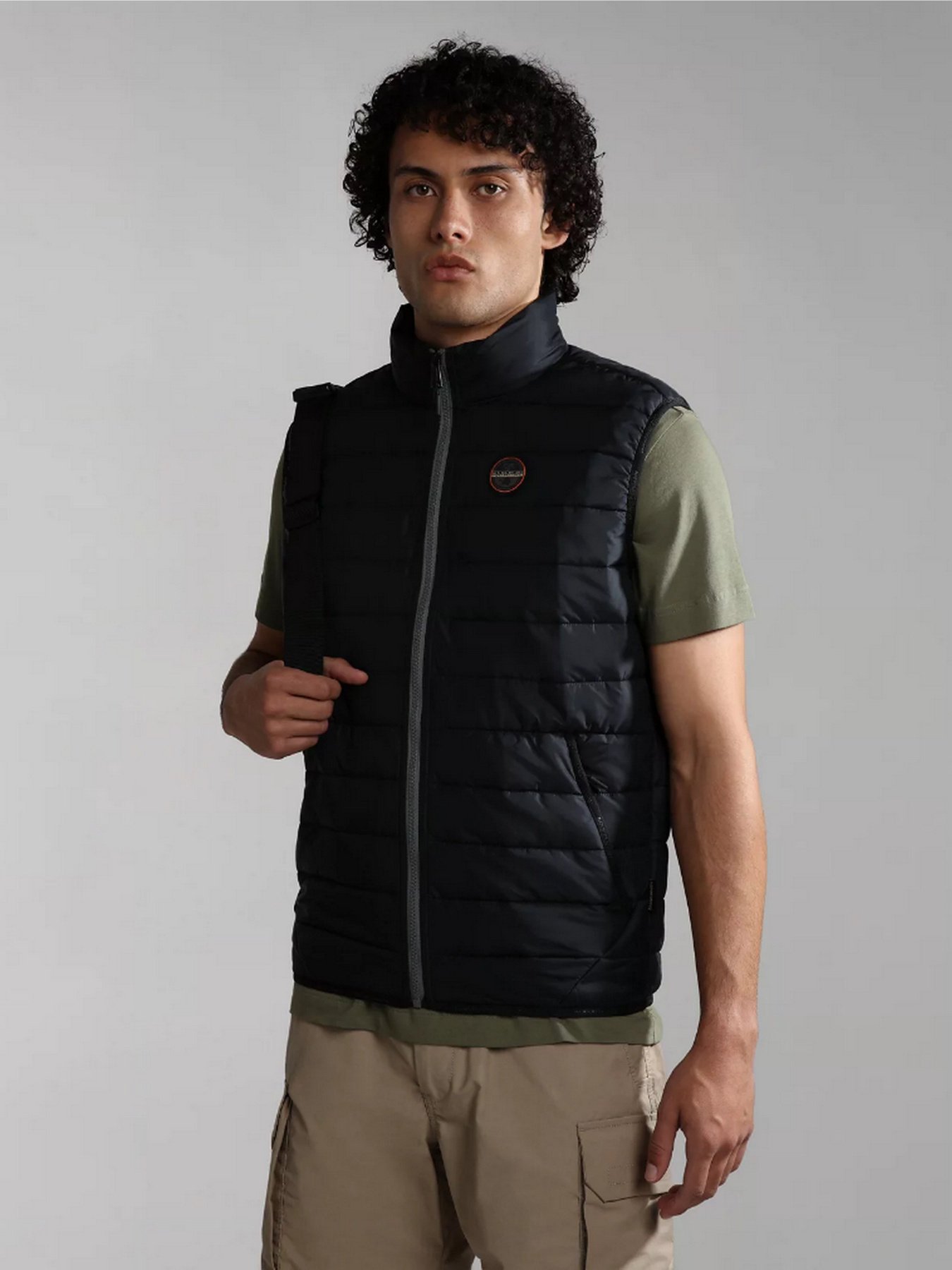 Утепленный жилет Napapijri Vest 6 модель NP0A4H8G0411 Утепленный жилет Napapijri Vest 6 модель NP0A4H8G0411 Фото