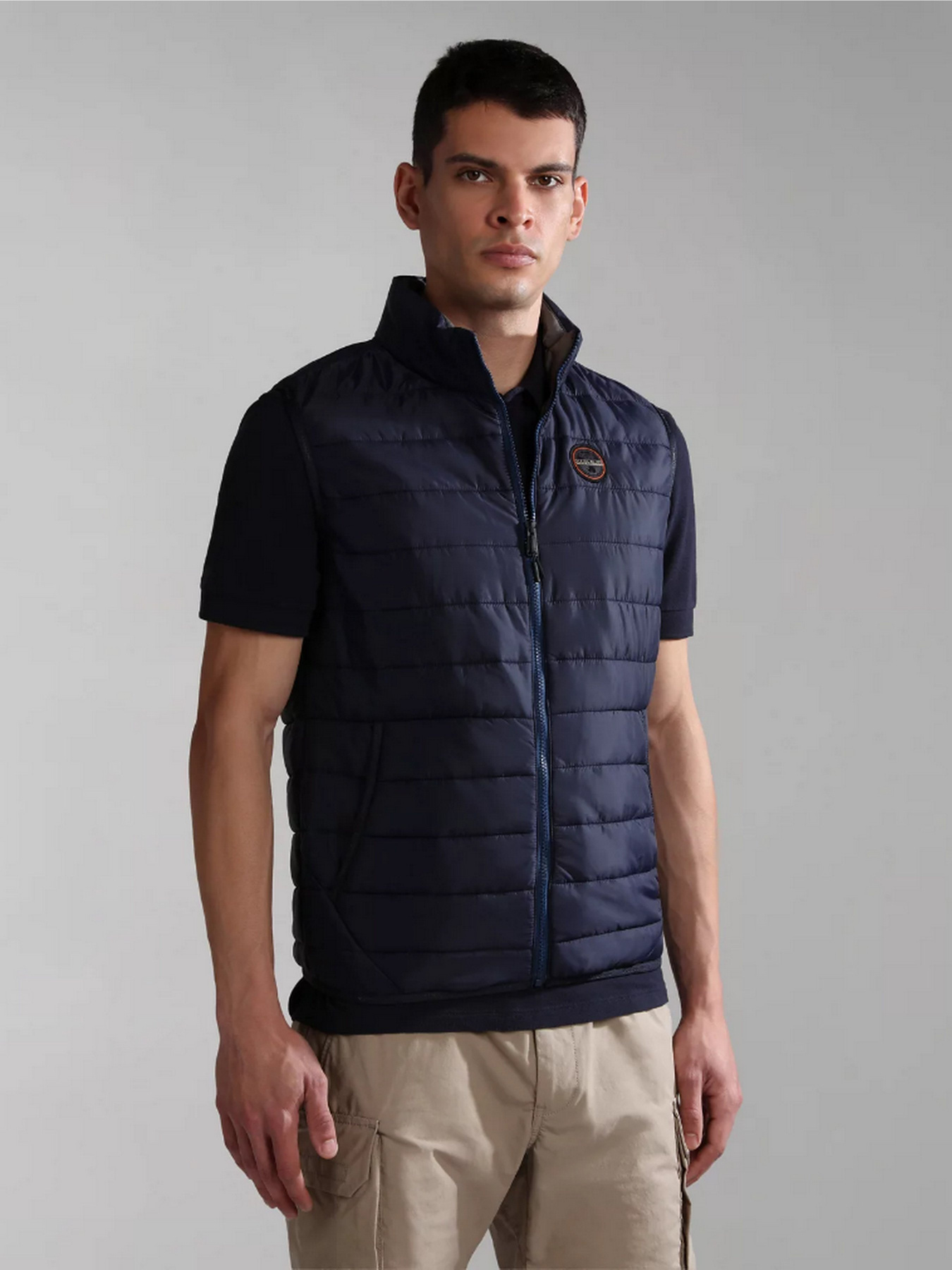 Утепленный жилет Napapijri Vest 6 модель NP0A4H8G1761 Утепленный жилет Napapijri Vest 6 модель NP0A4H8G1761 Фото