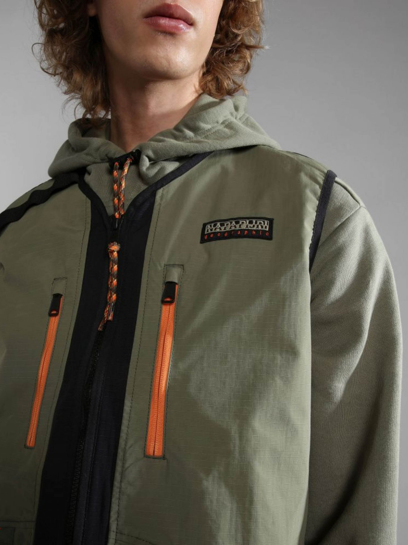 Жилет с утеплителем Napapijri A-CHINCHIPE V модель NP0A4H2KGAE1 Фото