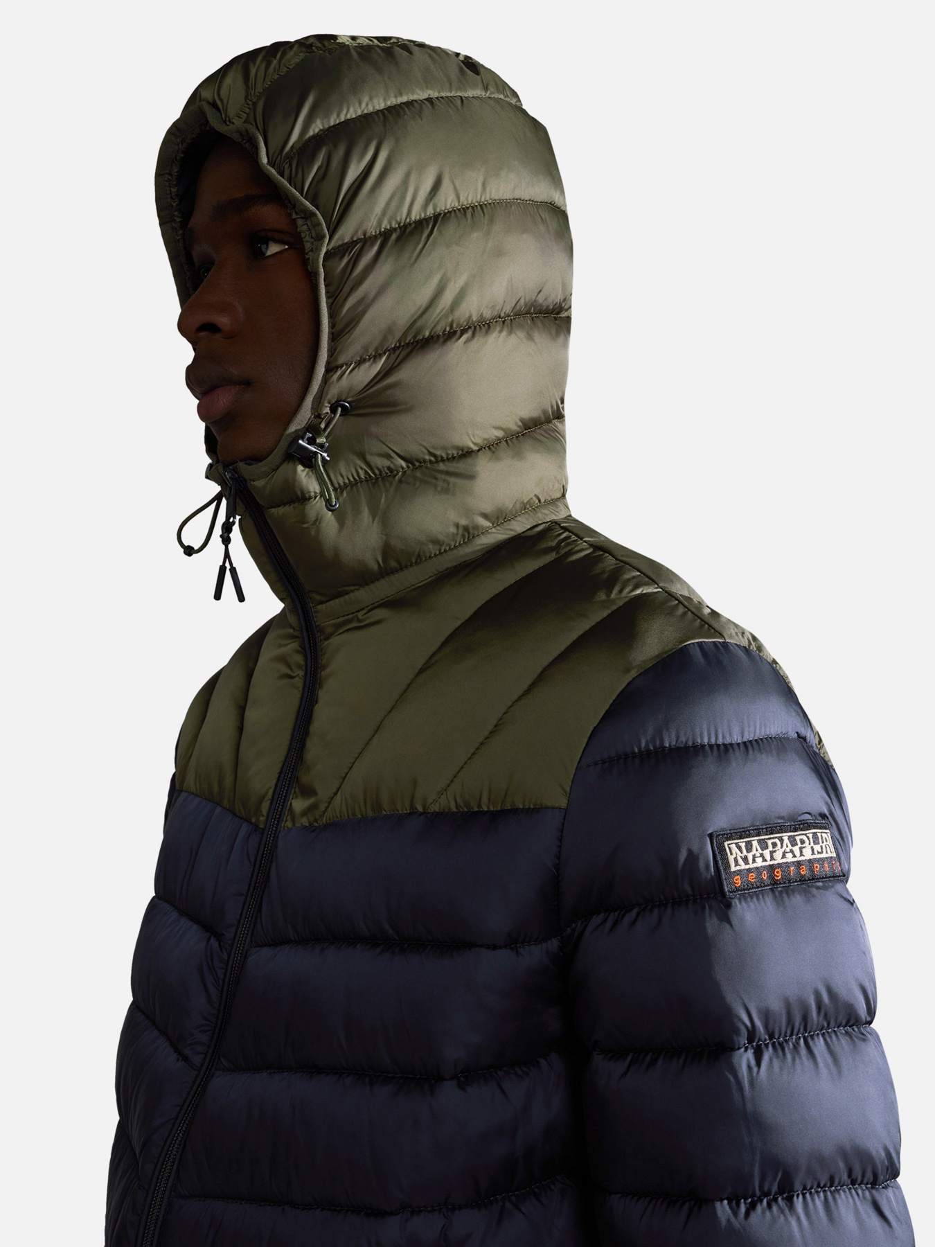 Демісезонна куртка Napapijri Aerons Hood Colour-block Puffer модель NP0A4GJLMB11 Фото