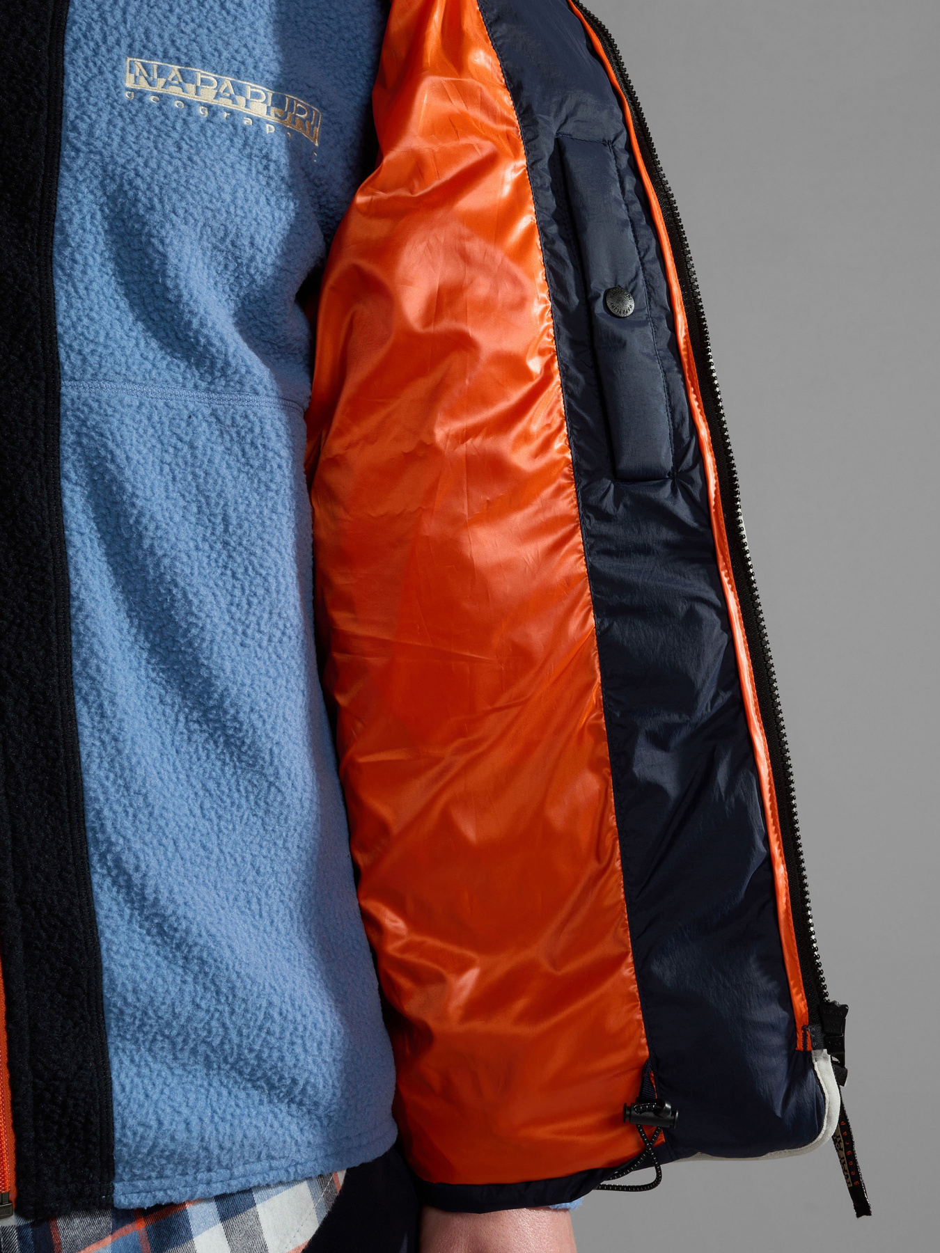 Жилет з утеплювачем Napapijri Shackleton модель NP0A4HEL1761 Фото