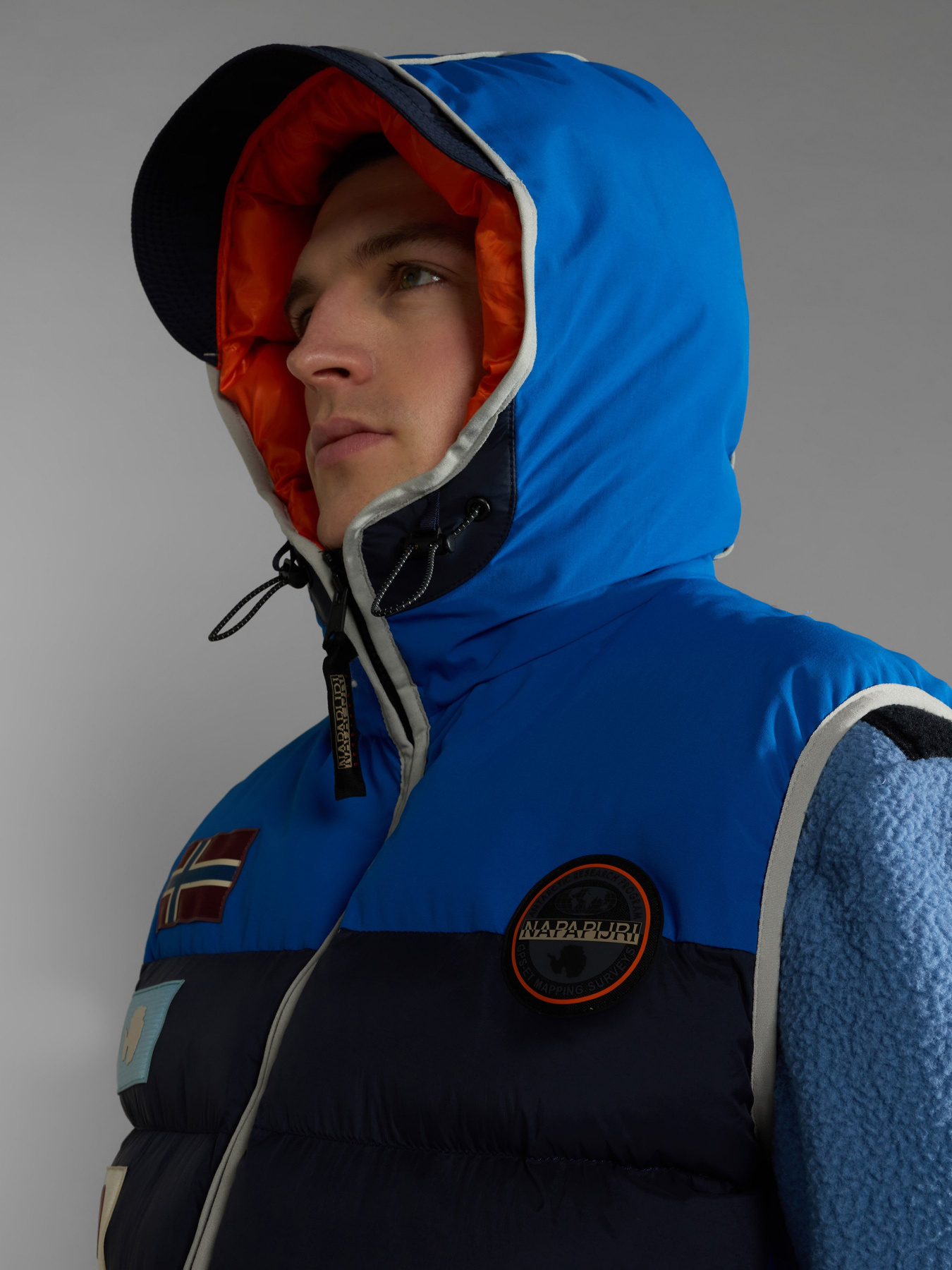 Утеплений жилет Napapijri Shackleton модель NP0A4HEL1761 Фото