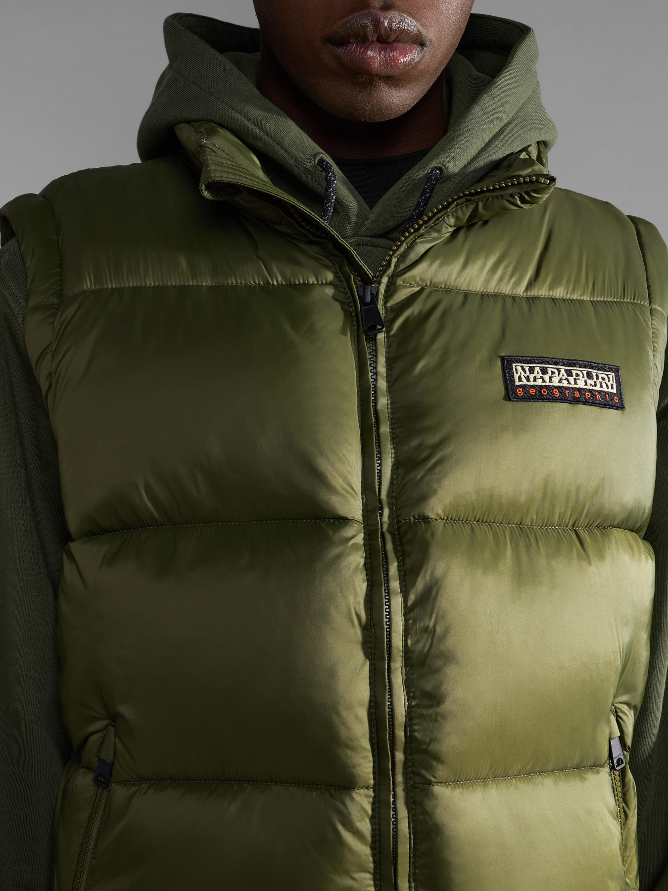 Жилет с утеплителем Napapijri Suomi модель NP0A4HKGGE41 Фото