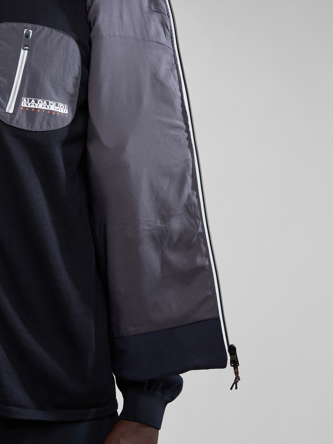 Утеплений жилет Napapijri A-Huron модель NP0A4HPN0411 Фото