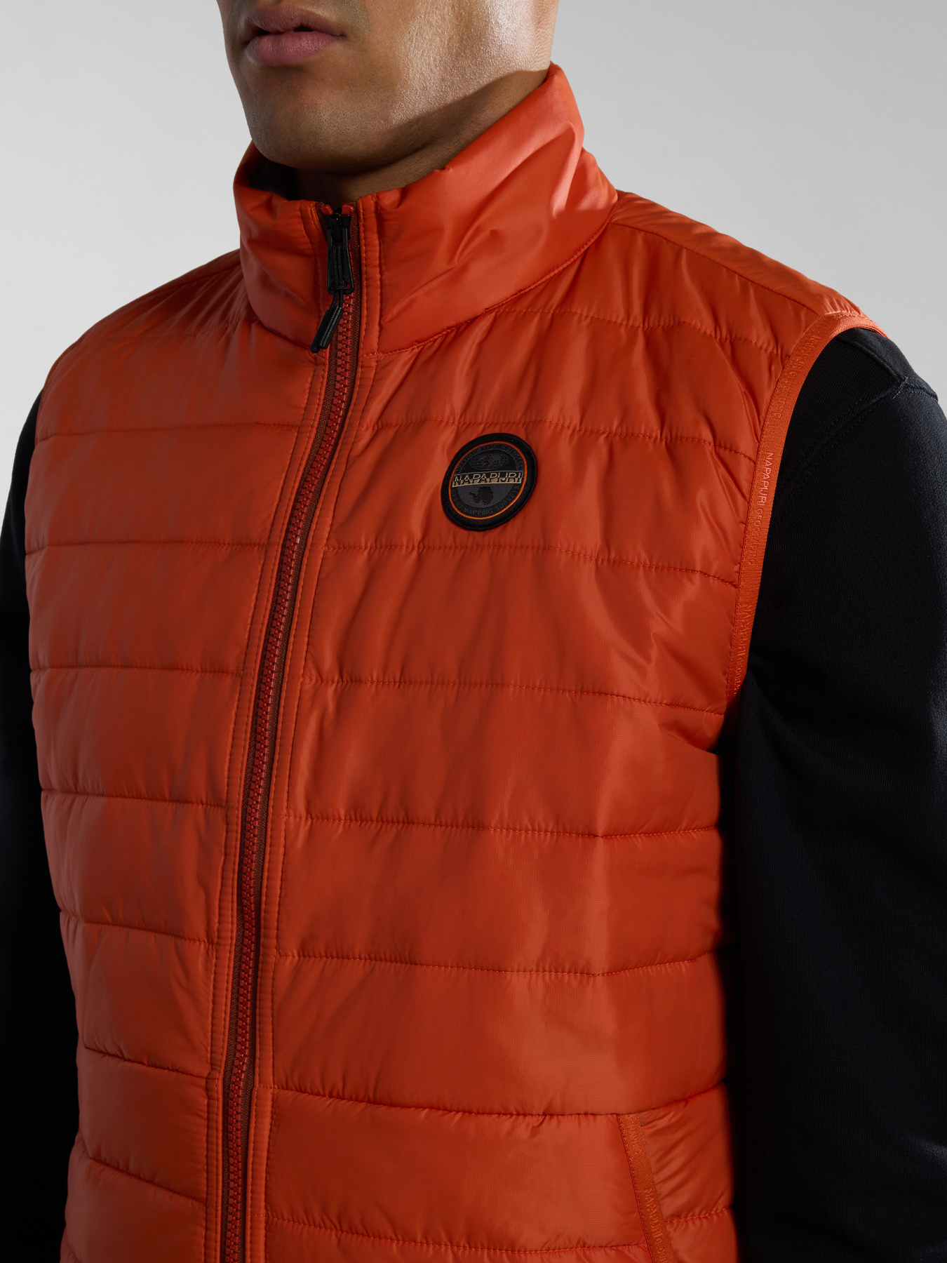 Утепленный жилет Napapijri Acalmar Vest 6 модель NP0A4H8GA621 Фото