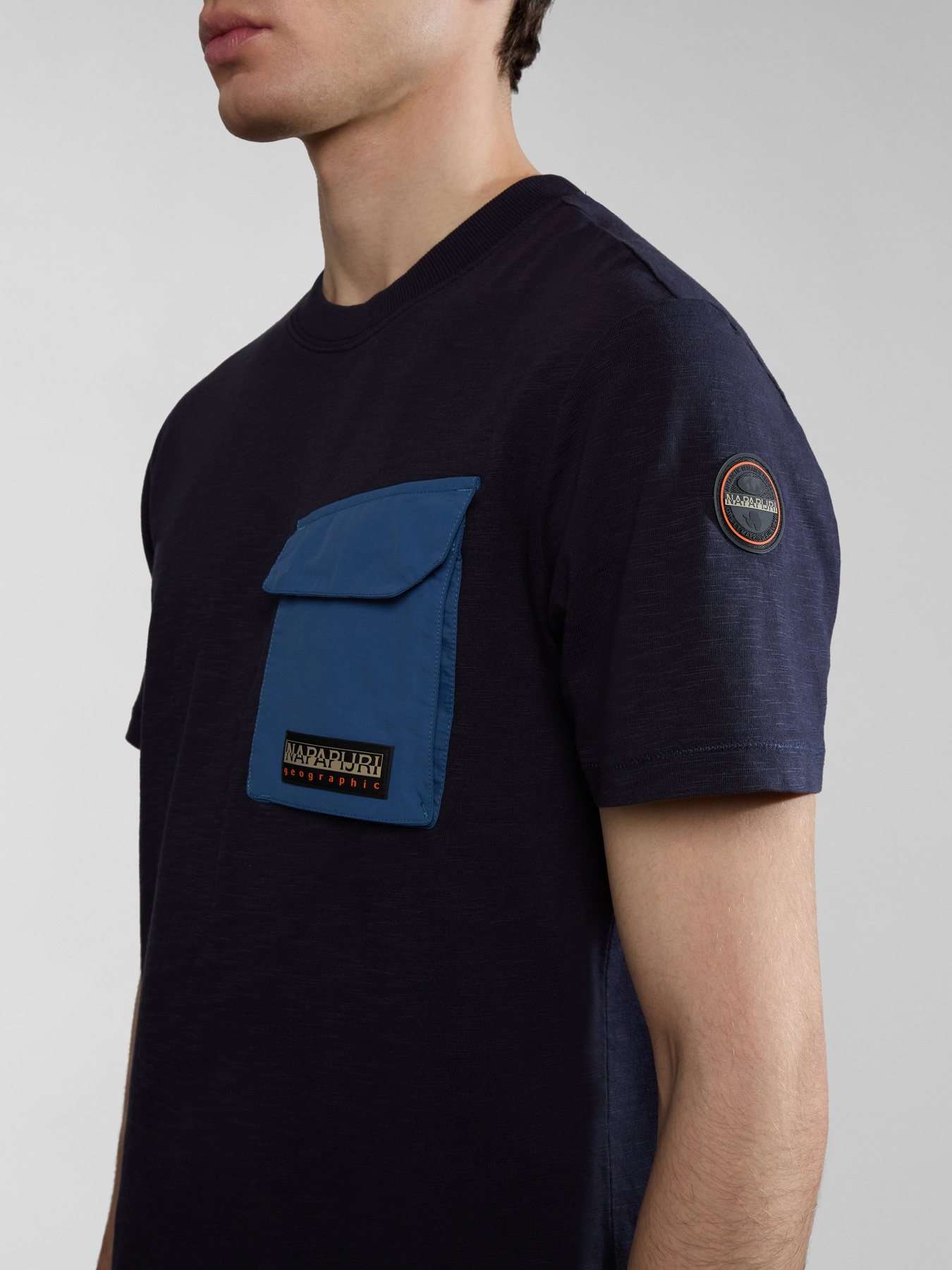 Футболка Napapijri Pocket модель NP0A4HQJ1761 Футболка Napapijri Pocket модель NP0A4HQJ1761 Фото