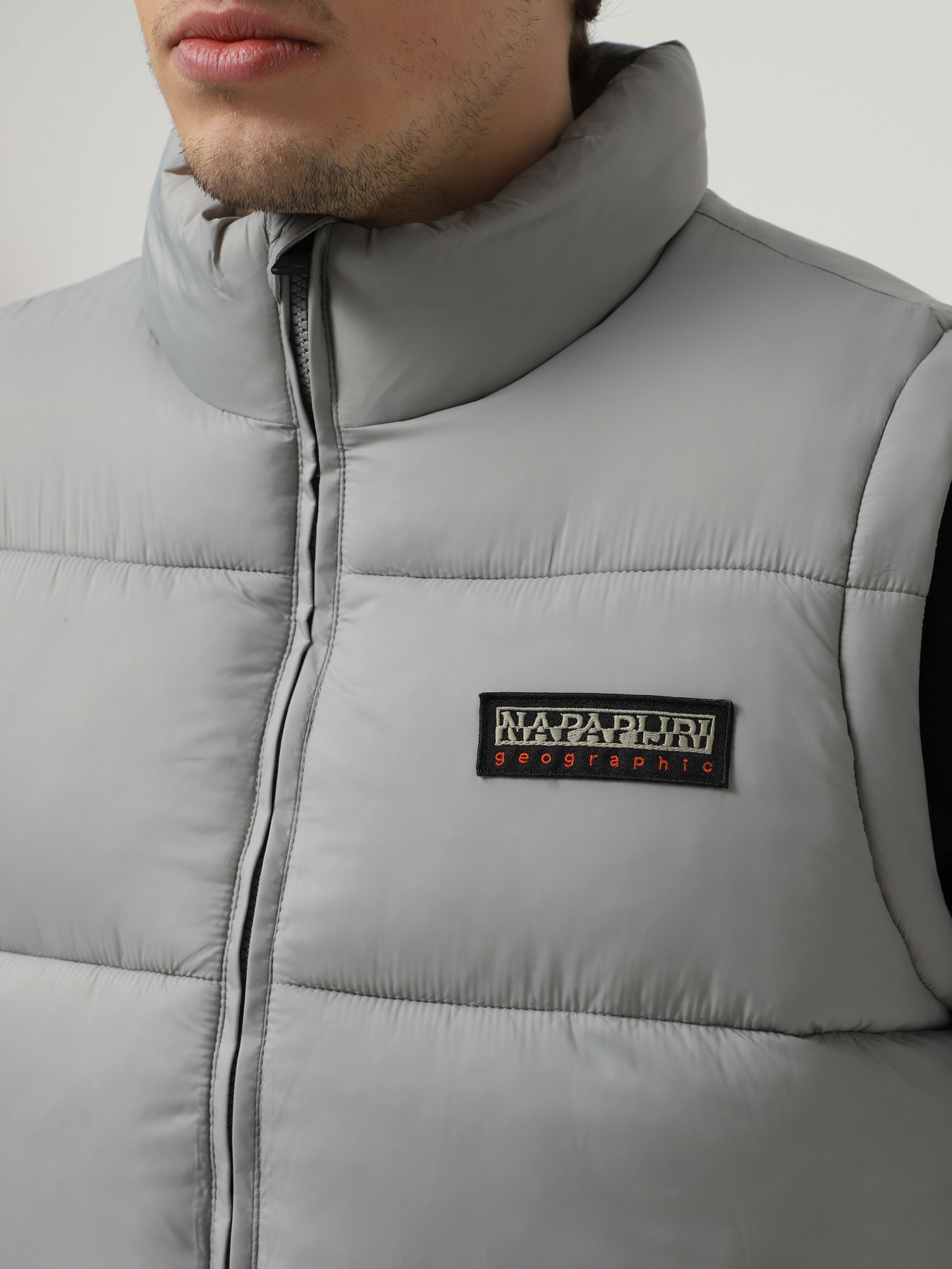 Жилет с утеплителем Napapijri A-Suomi V 1 модель NP0A4HKGH611 Фото